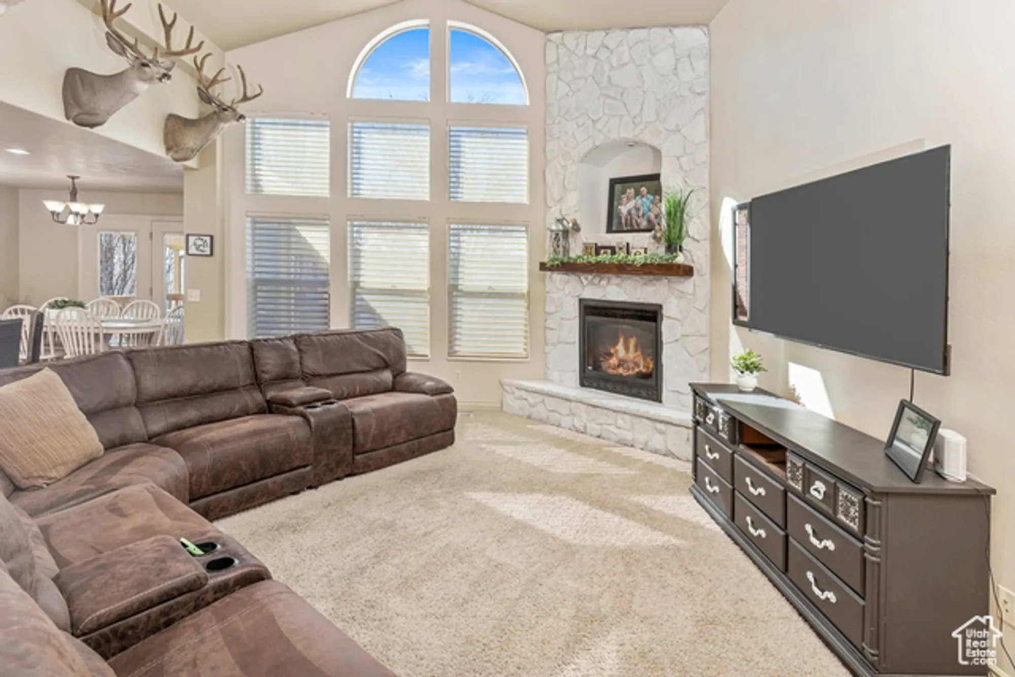Property Slideshow image 4 of 11 | 955 w 720, Tremonton, UT, 84337