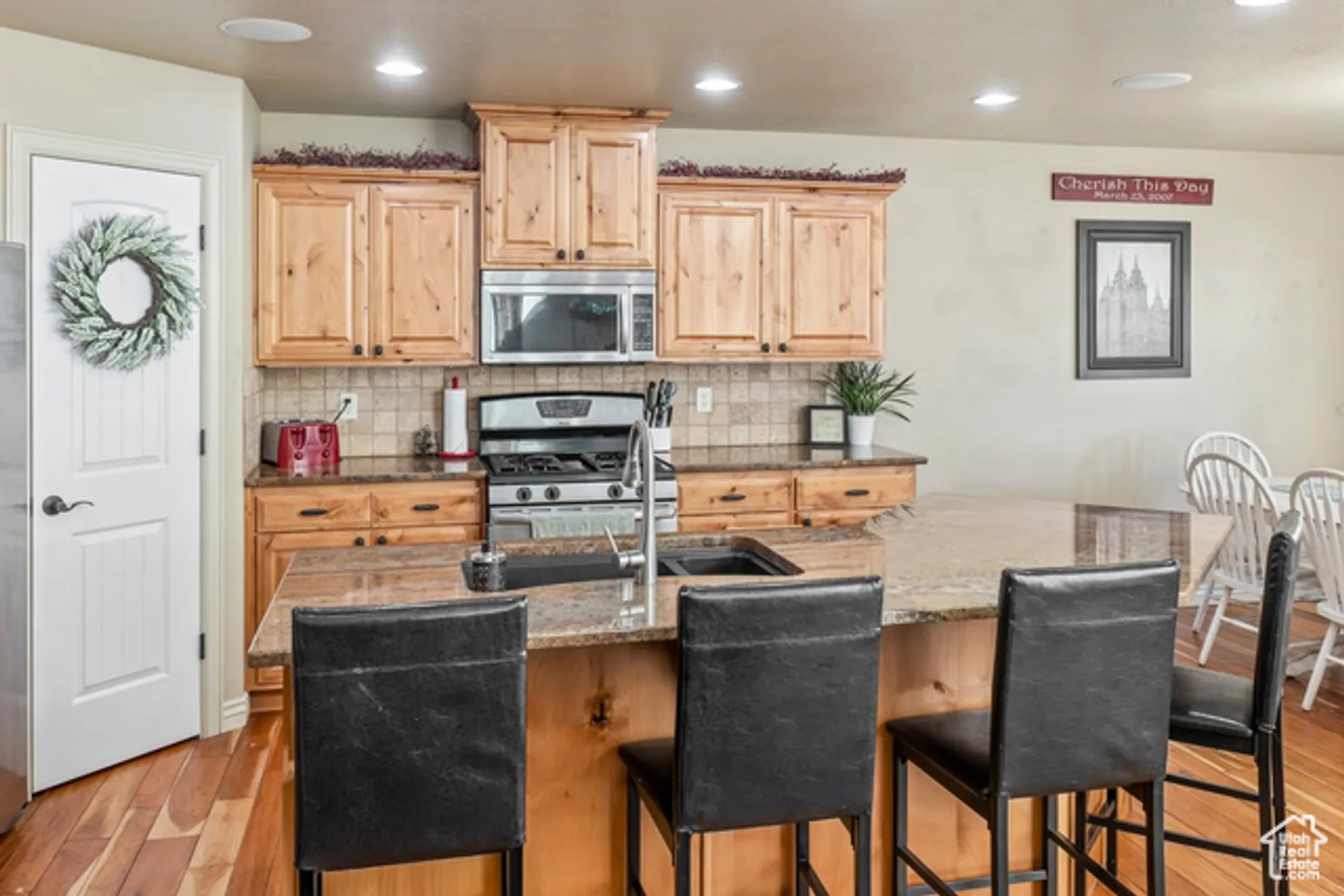 Property Slideshow image 3 of 11 | 955 w 720, Tremonton, UT, 84337