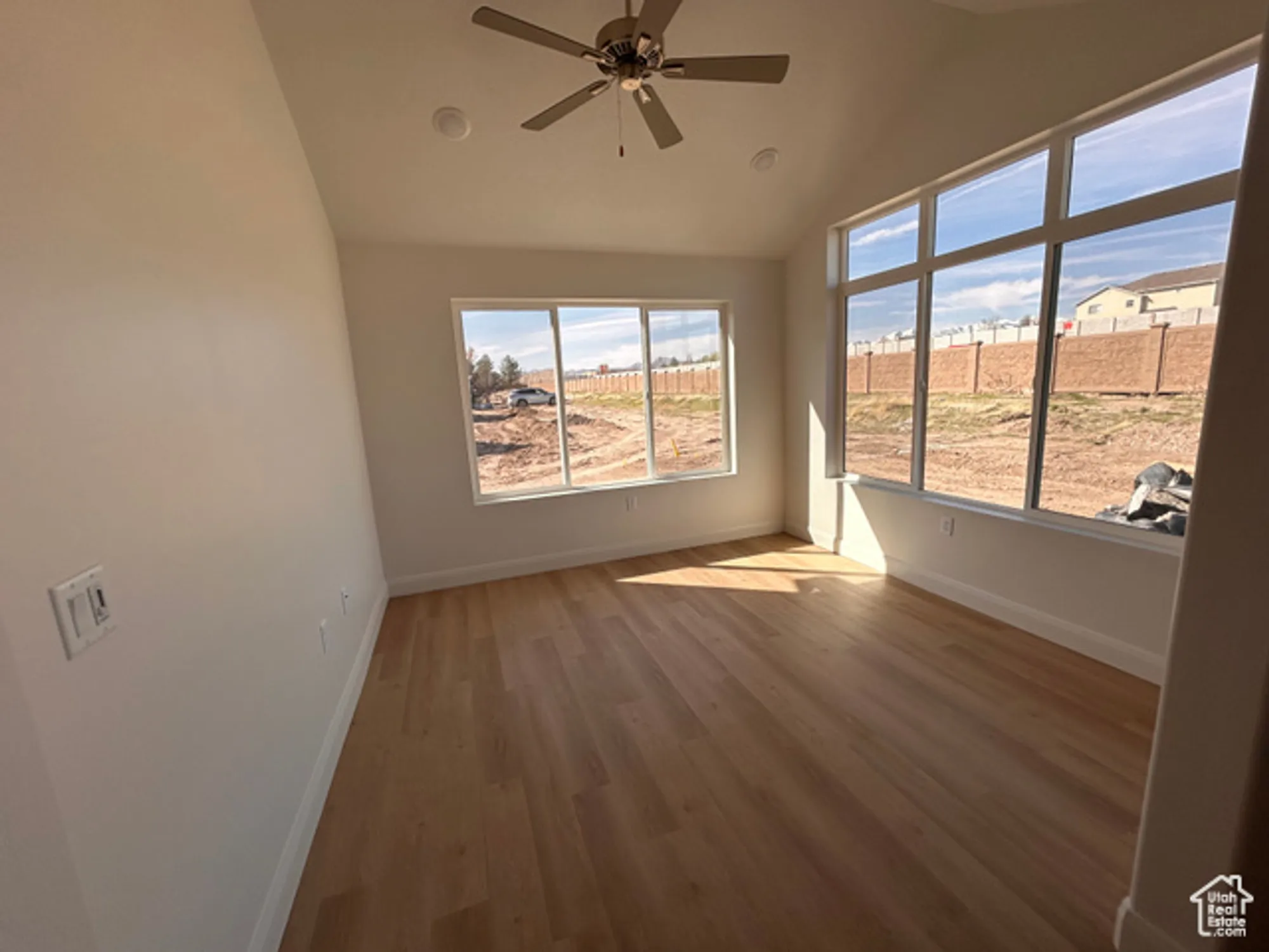 Property Slideshow image 5 of 10 | 9526 s ember glow ct c, South Jordan, UT, 84095