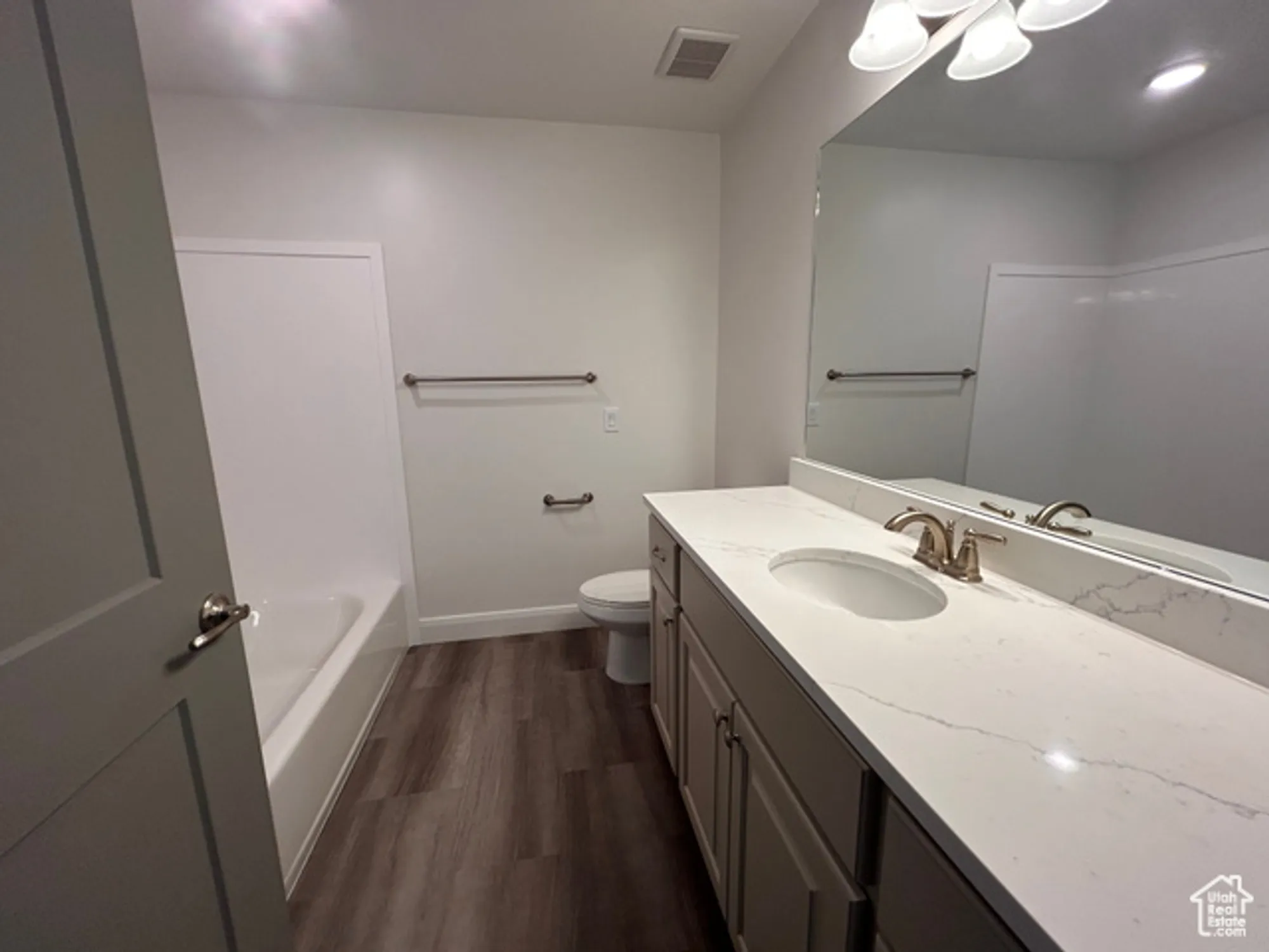 Property Slideshow image 9 of 10 | 9526 s ember glow ct c, South Jordan, UT, 84095