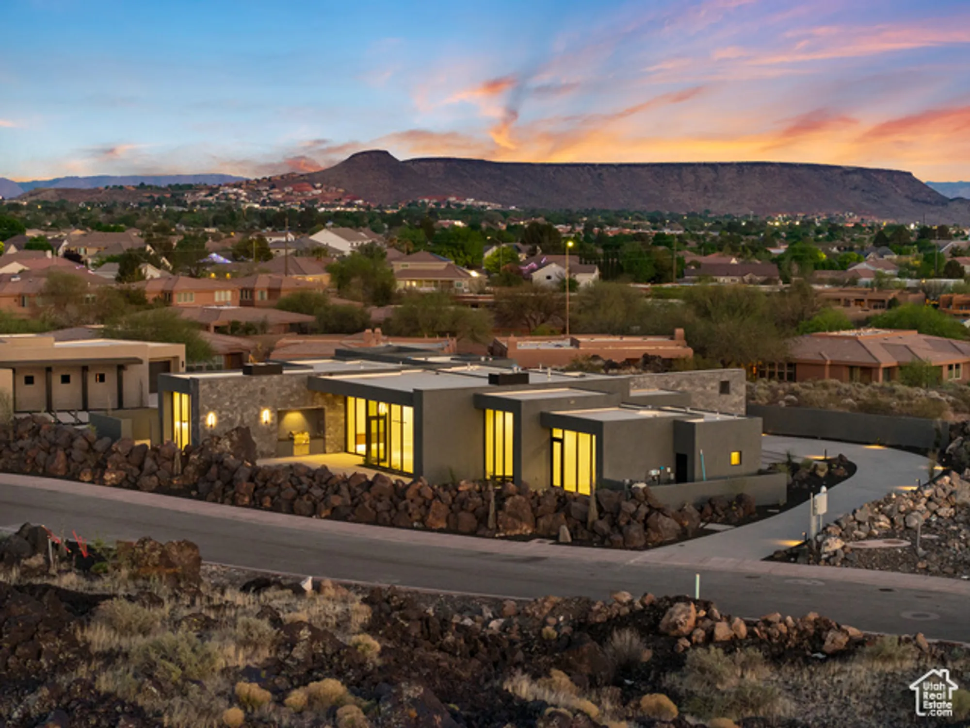 Property Slideshow image 8 of 51 | 2643 w mesa trails way, St George, UT, 84770