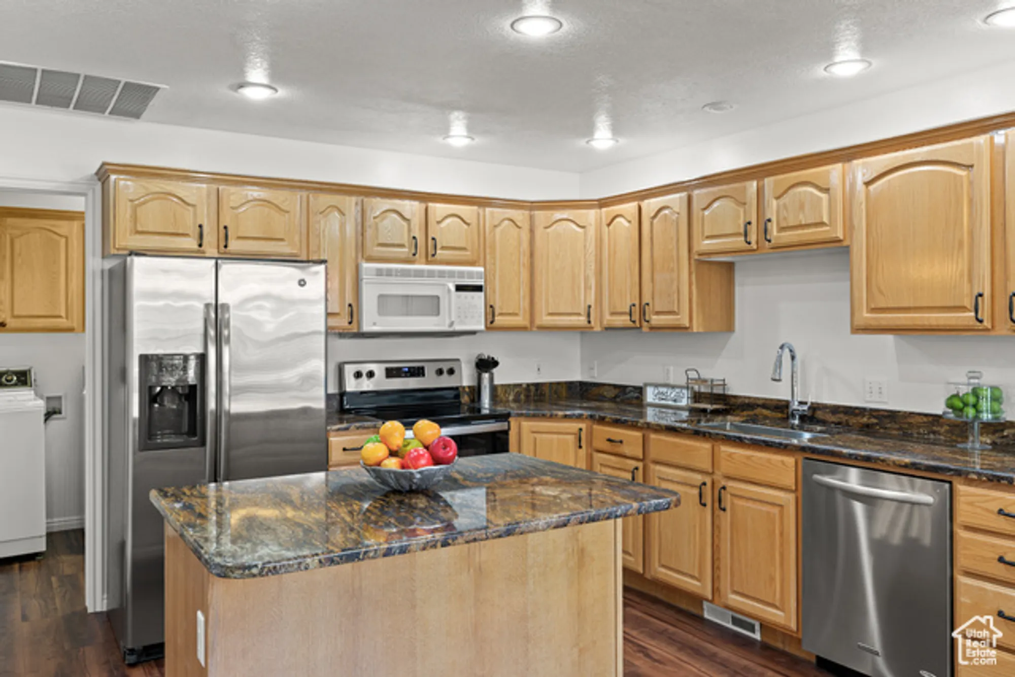 Property Slideshow image 12 of 46 | 1165 w indian hills dr 2a, St George, UT, 84770