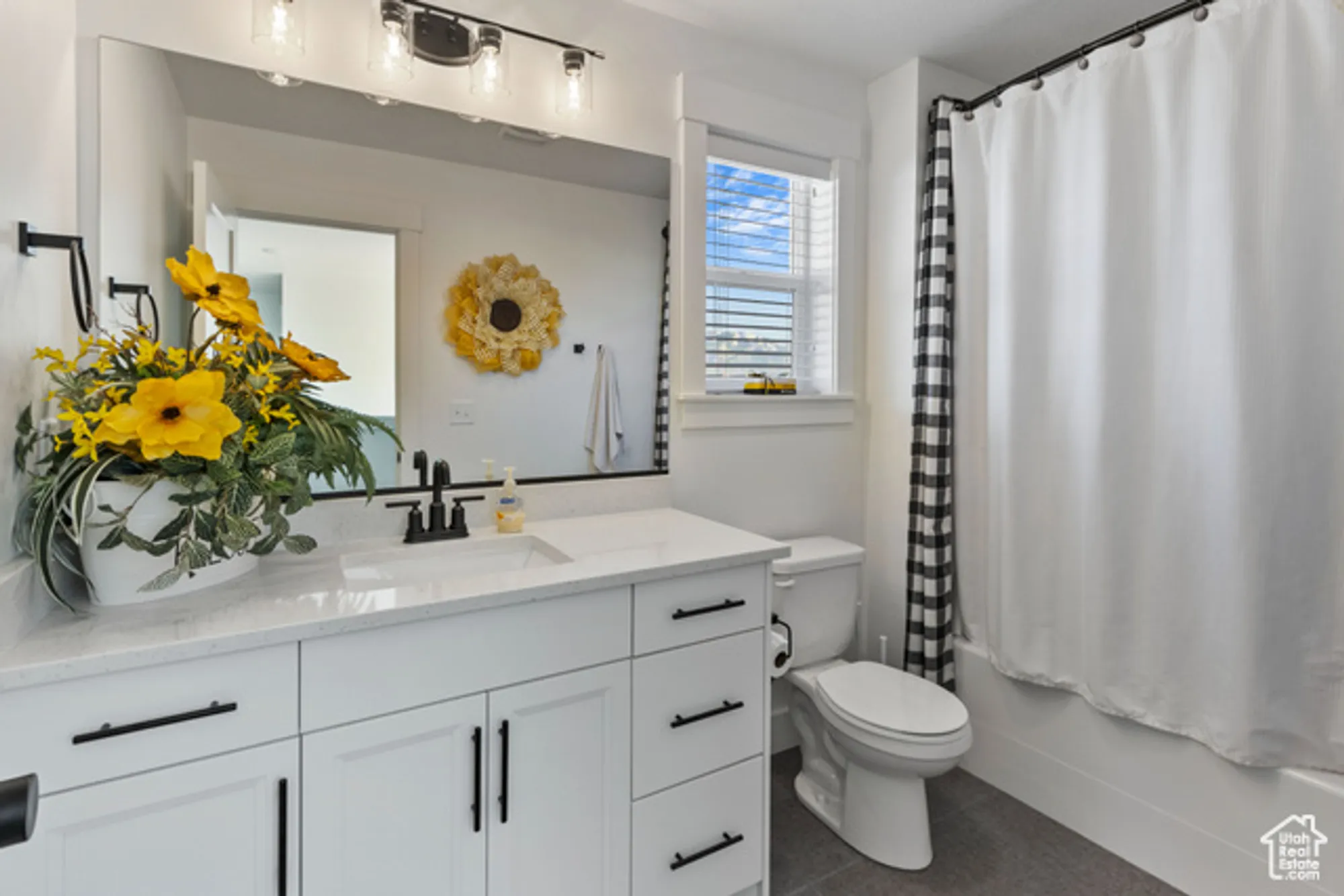 Property Slideshow image 17 of 22 | 889 n 900 w, Tremonton, UT, 84337