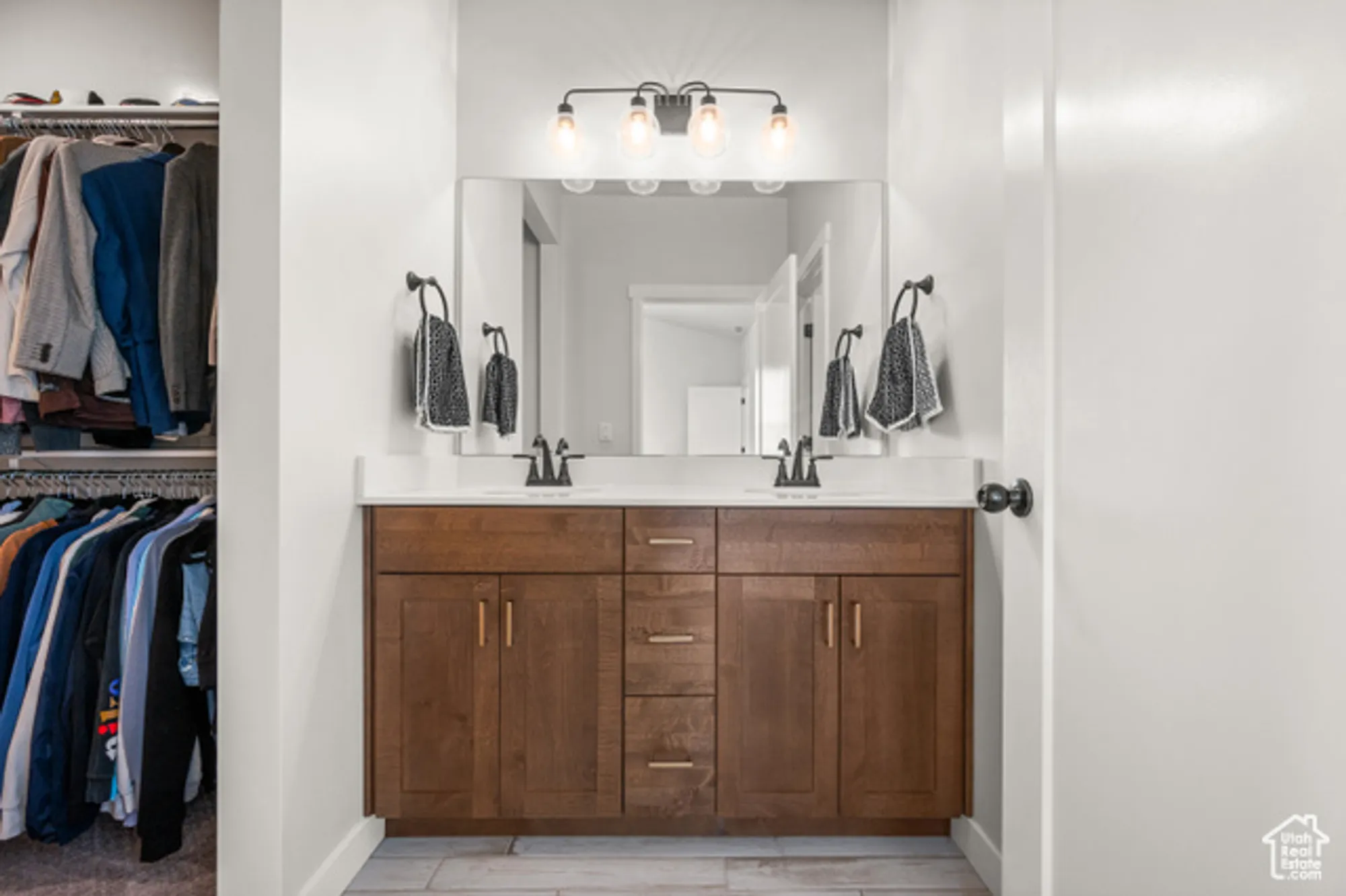 Property Slideshow image 8 of 19 | 5087 w rambutan way, South Jordan, UT, 84009