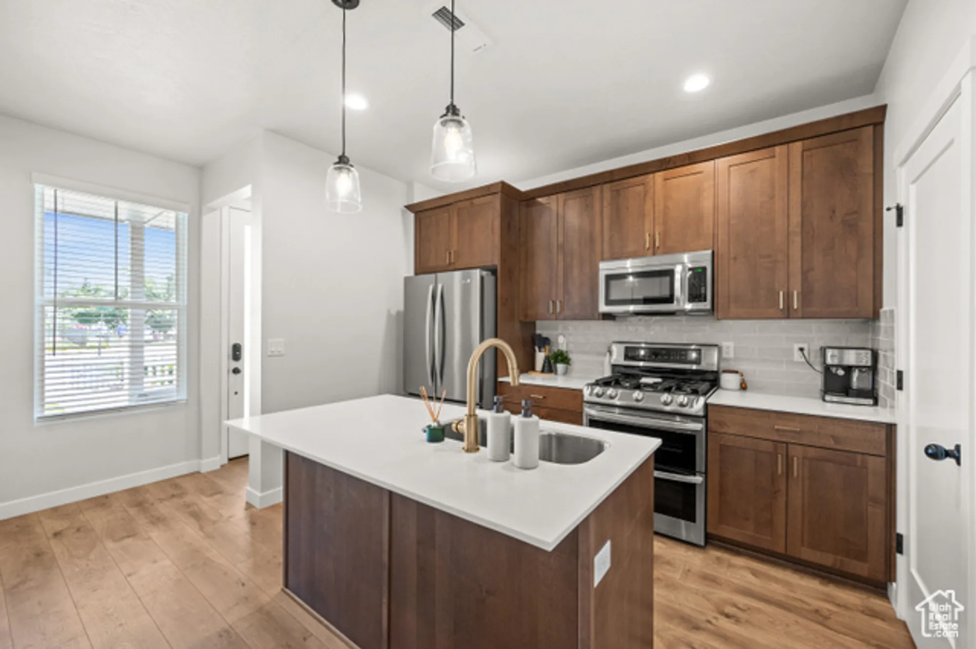 Property Slideshow image 4 of 19 | 5087 w rambutan way, South Jordan, UT, 84009