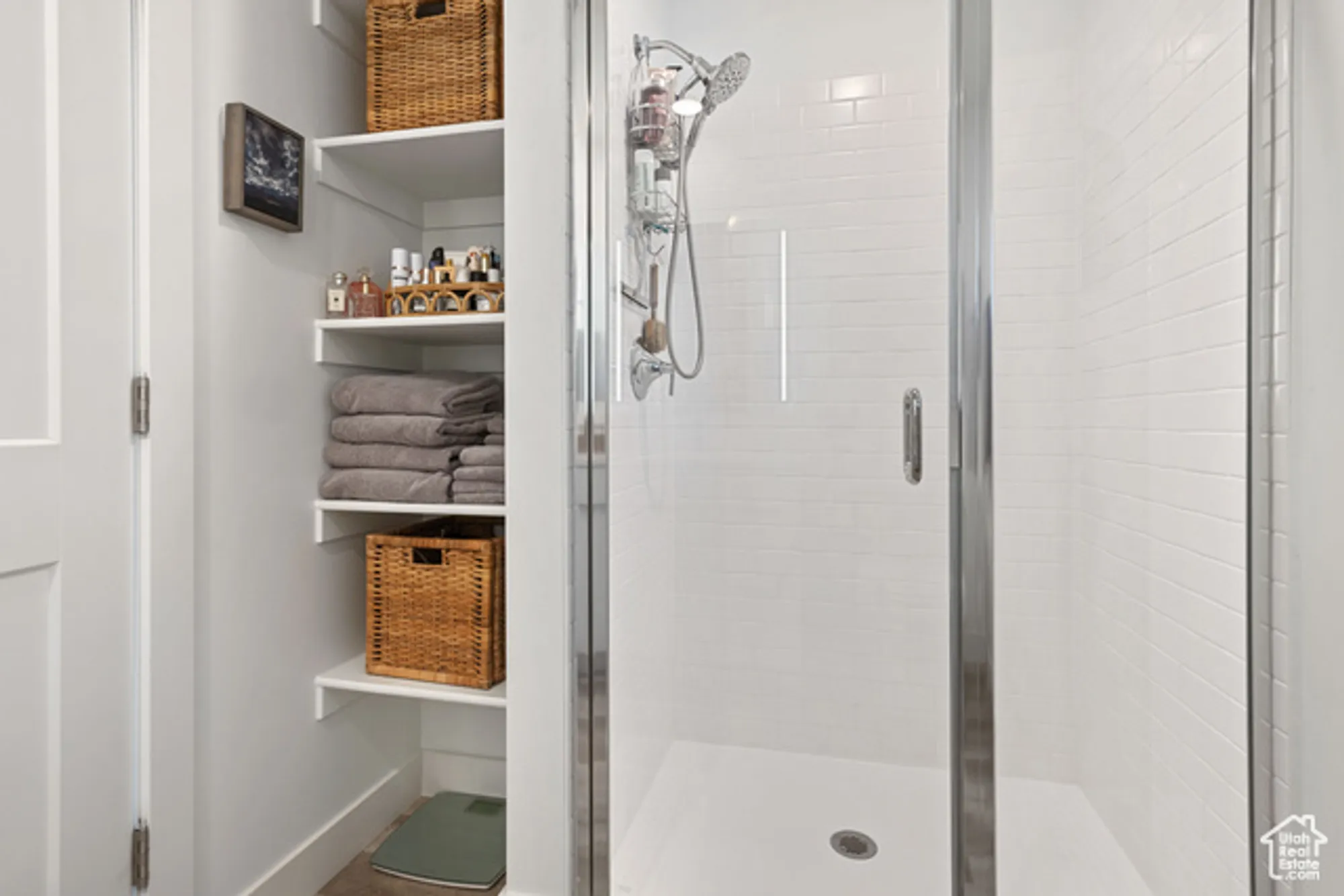 Property Slideshow image 16 of 27 | 11346 s willow walk dr, South Jordan, UT, 84009