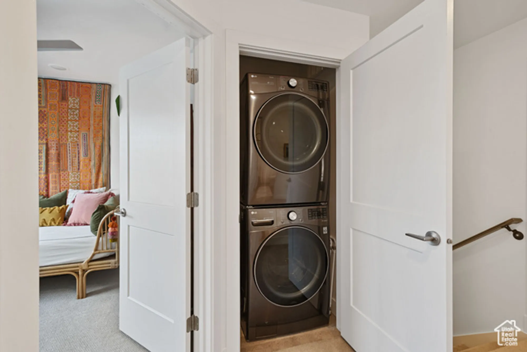 Property Slideshow image 18 of 27 | 11346 s willow walk dr, South Jordan, UT, 84009