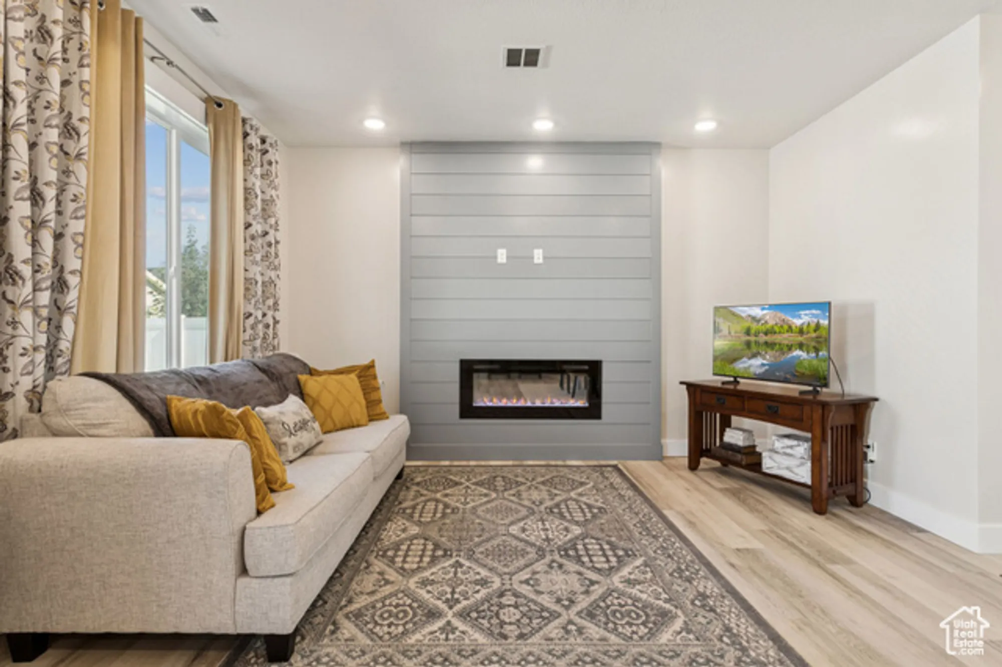 Property Slideshow image 13 of 44 | 910 w 800 n, Tremonton, UT, 84337