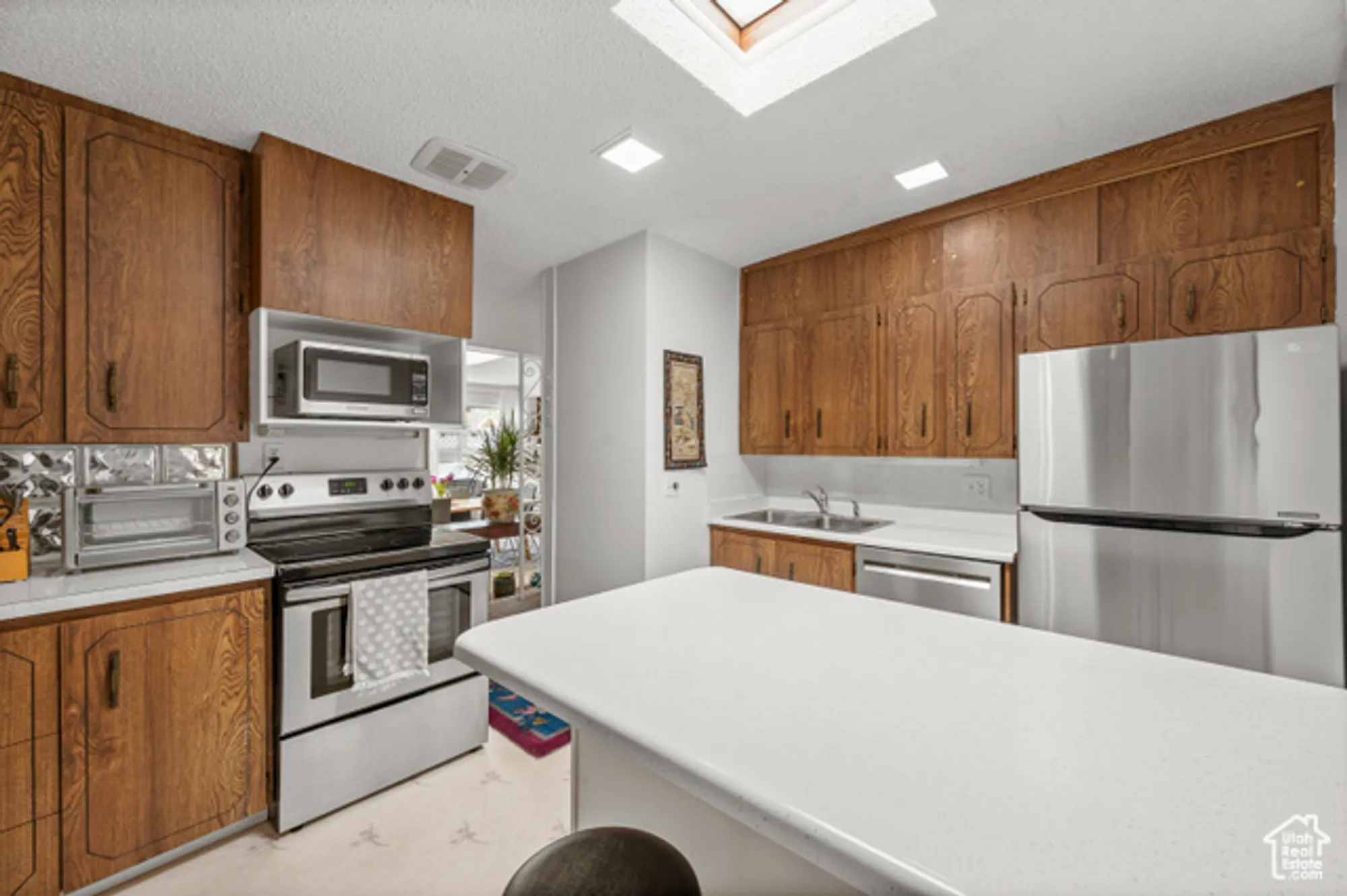 Property Slideshow image 10 of 25 | 3674 s 860 e unit e 45, Millcreek, UT, 84106