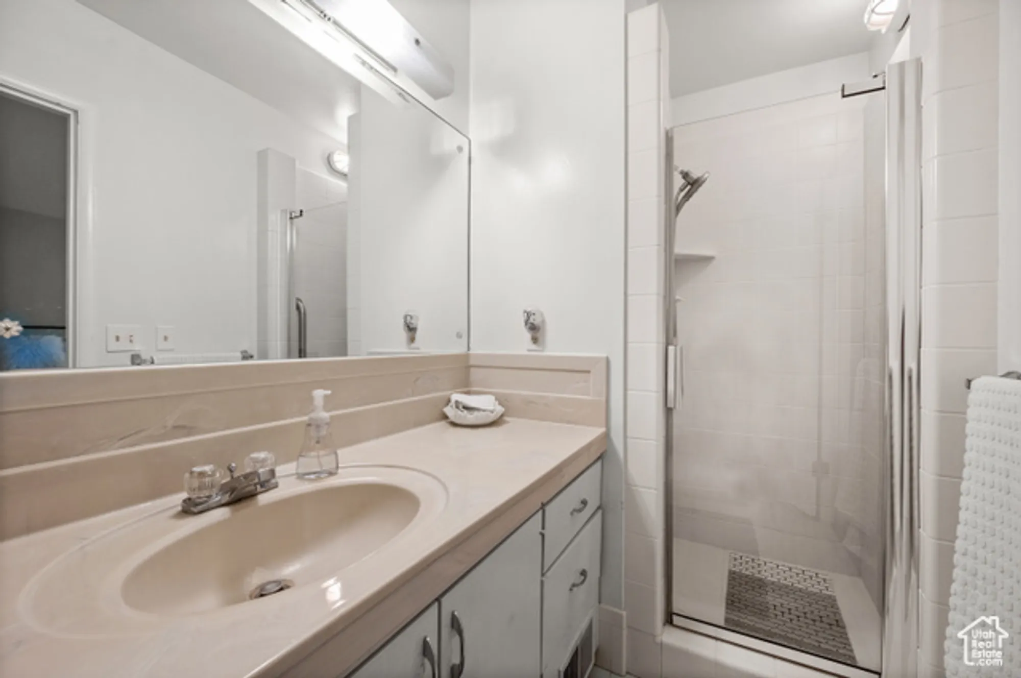 Property Slideshow image 18 of 25 | 3674 s 860 e unit e 45, Millcreek, UT, 84106