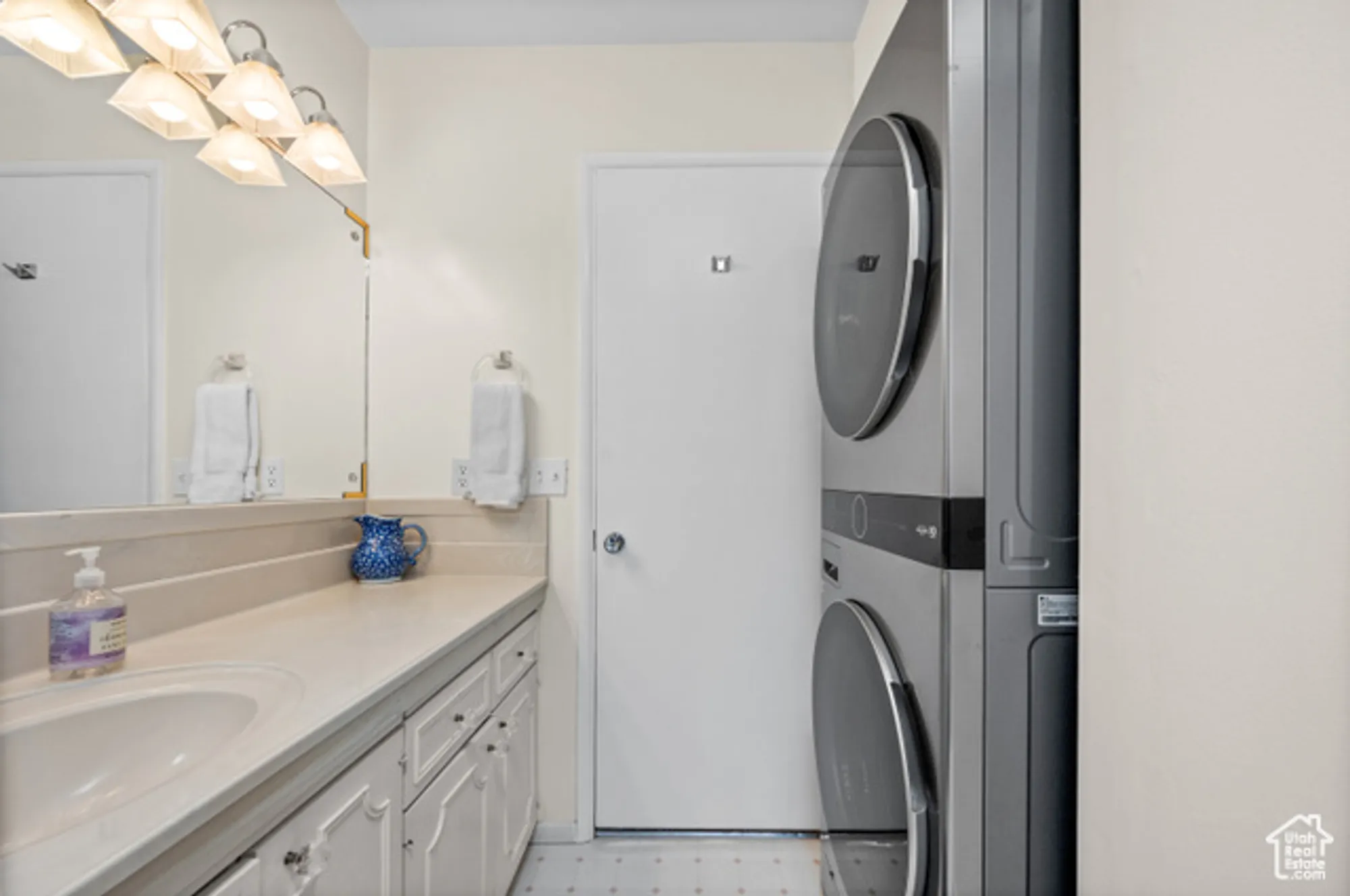 Property Slideshow image 17 of 25 | 3674 s 860 e unit e 45, Millcreek, UT, 84106