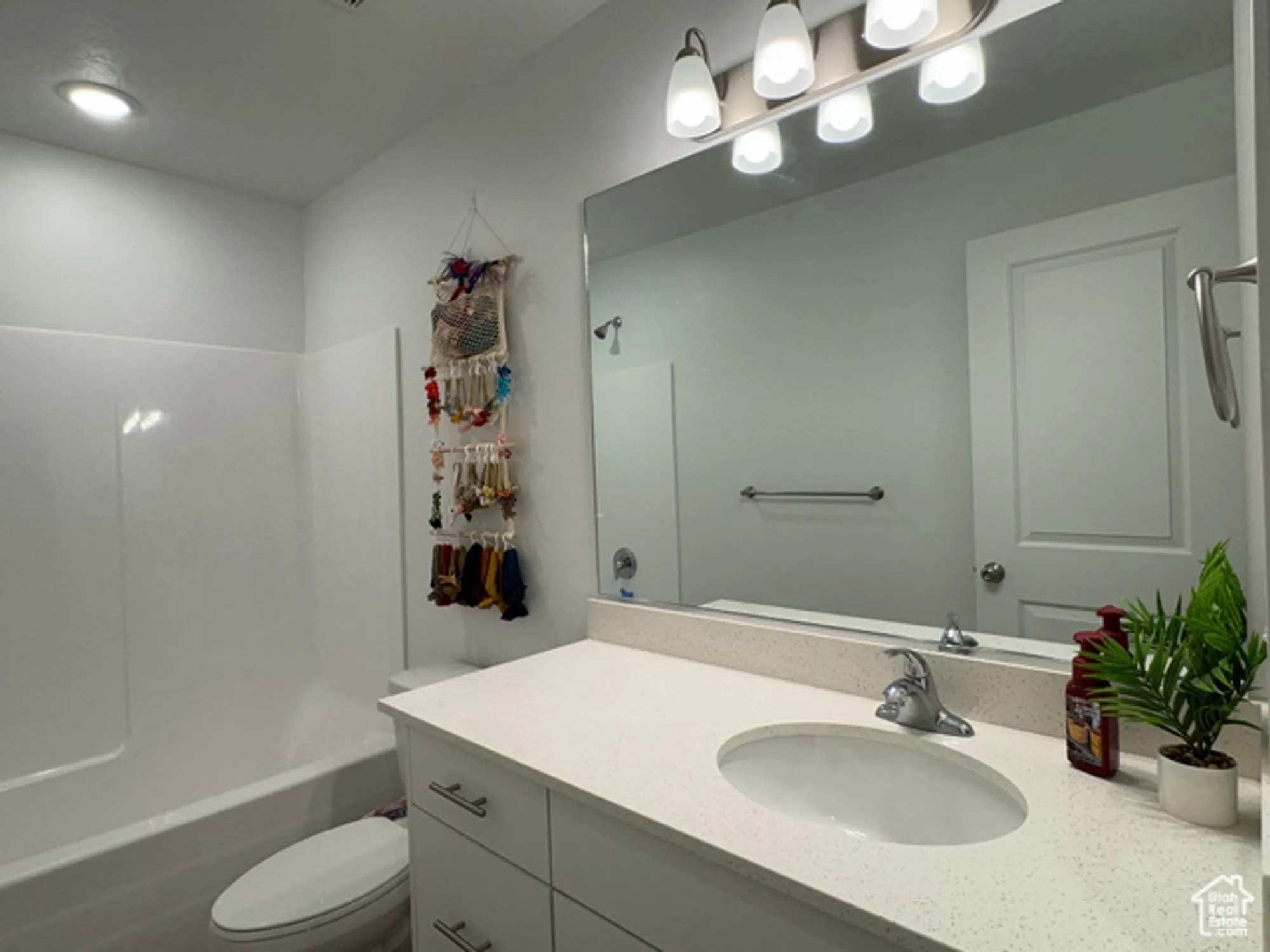 Property Slideshow image 18 of 23 | 931 w 910 n, Tremonton, UT, 84337