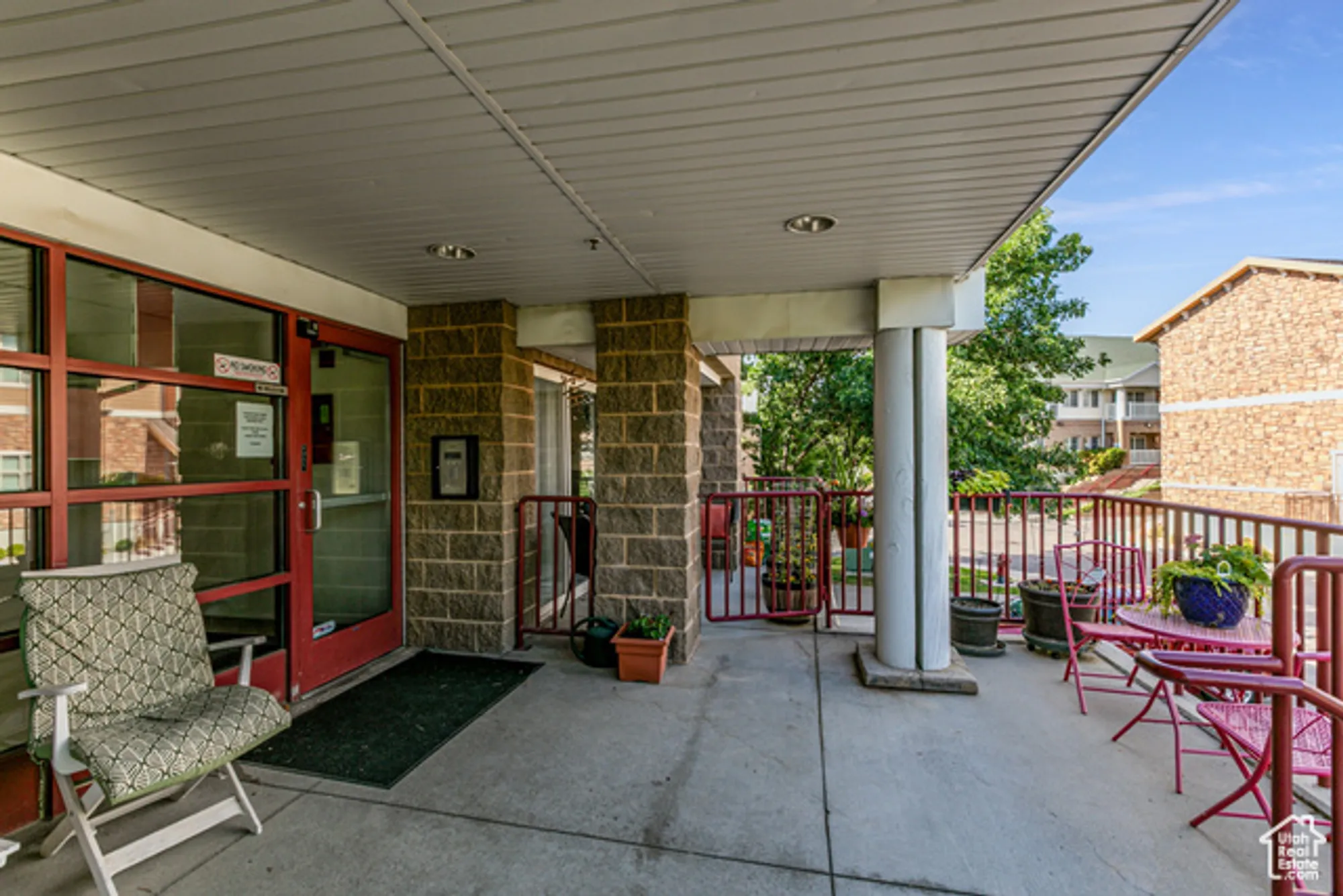 Property Slideshow image 24 of 30 | 11075 s grape arbor pl 206, Sandy, UT, 84070