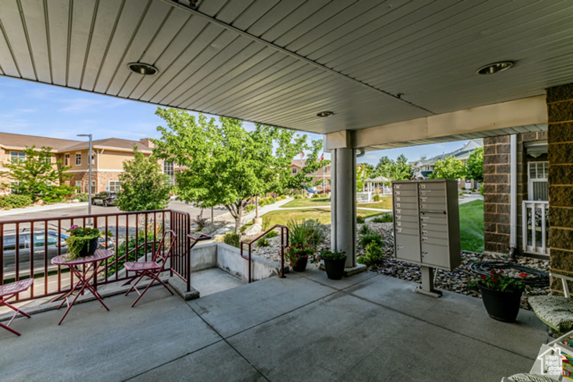 Property Slideshow image 23 of 30 | 11075 s grape arbor pl 206, Sandy, UT, 84070