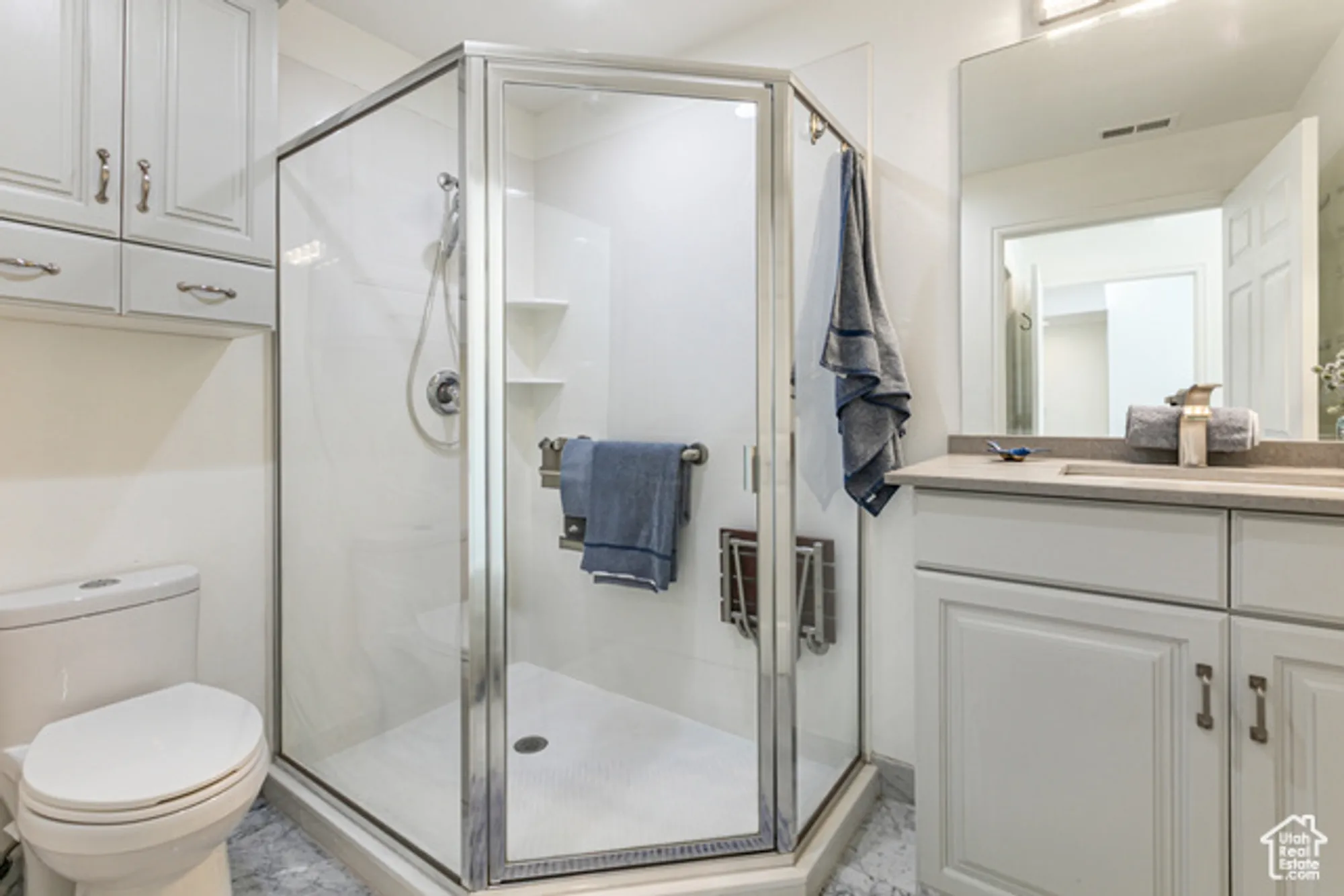 Property Slideshow image 14 of 30 | 11075 s grape arbor pl 206, Sandy, UT, 84070