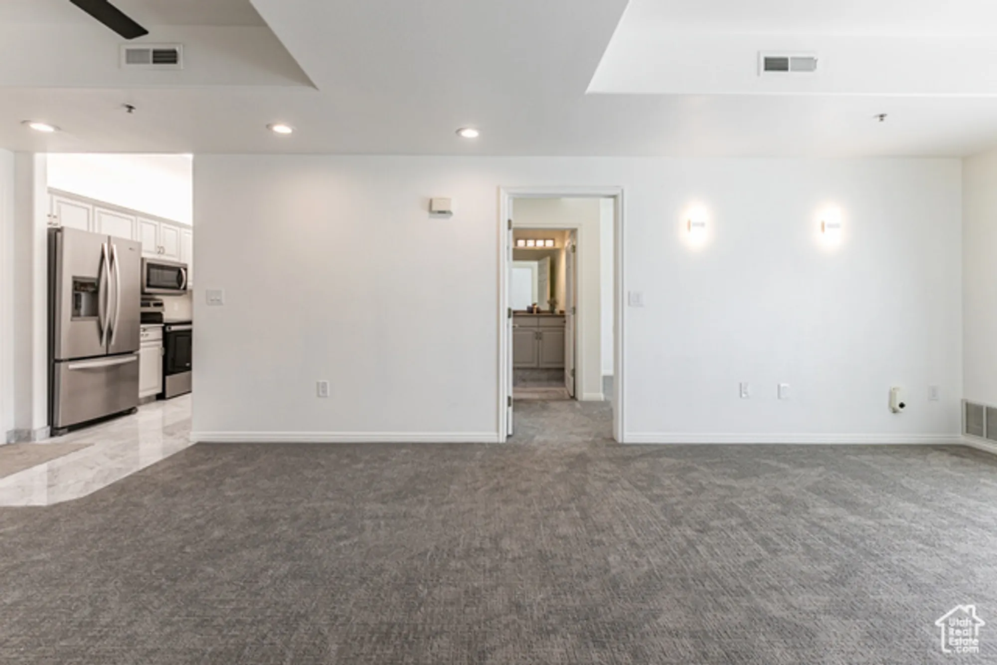 Property Slideshow image 6 of 30 | 11075 s grape arbor pl 206, Sandy, UT, 84070