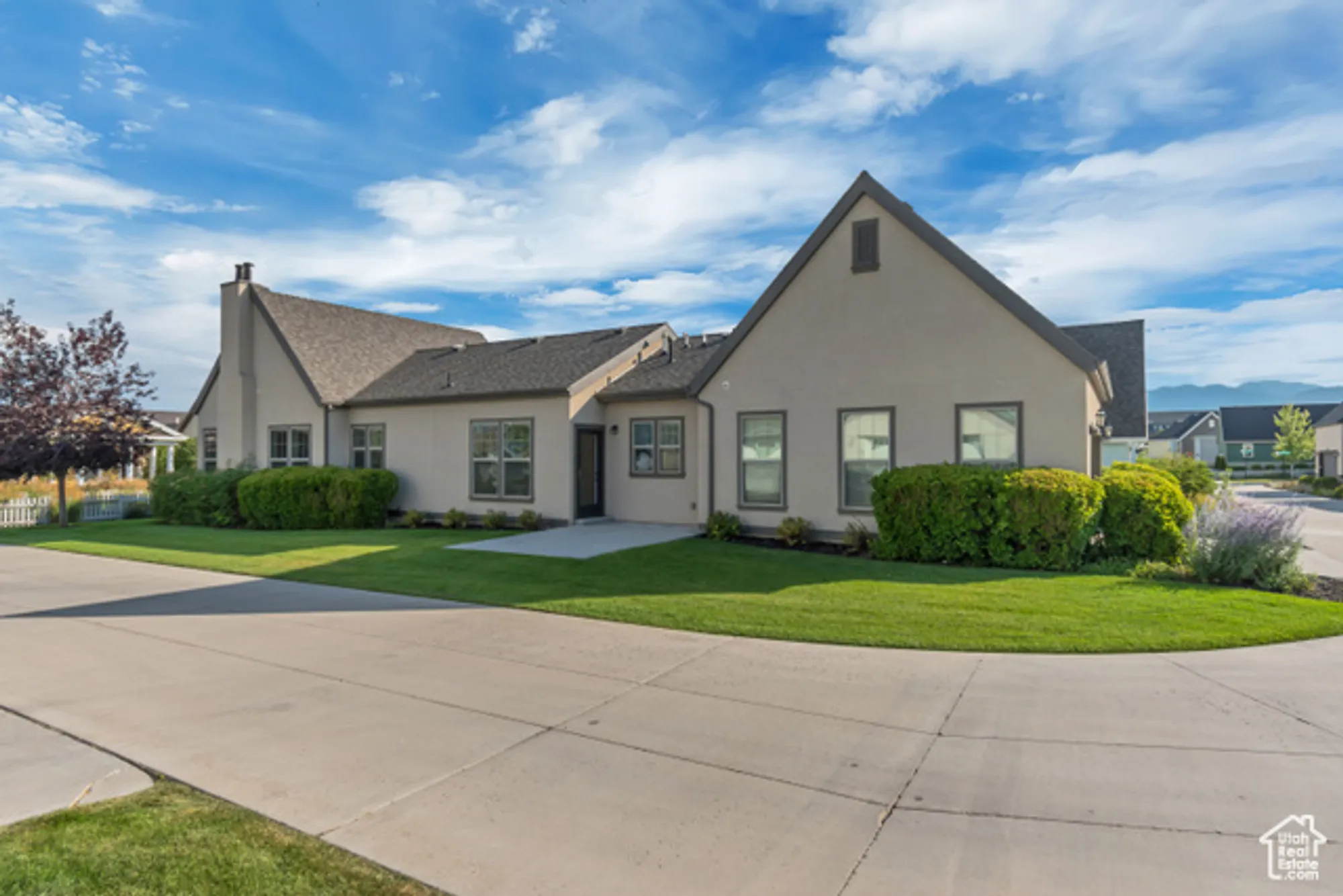 Property Slideshow image 6 of 39 | 11177 s kiwano way, South Jordan, UT, 84009