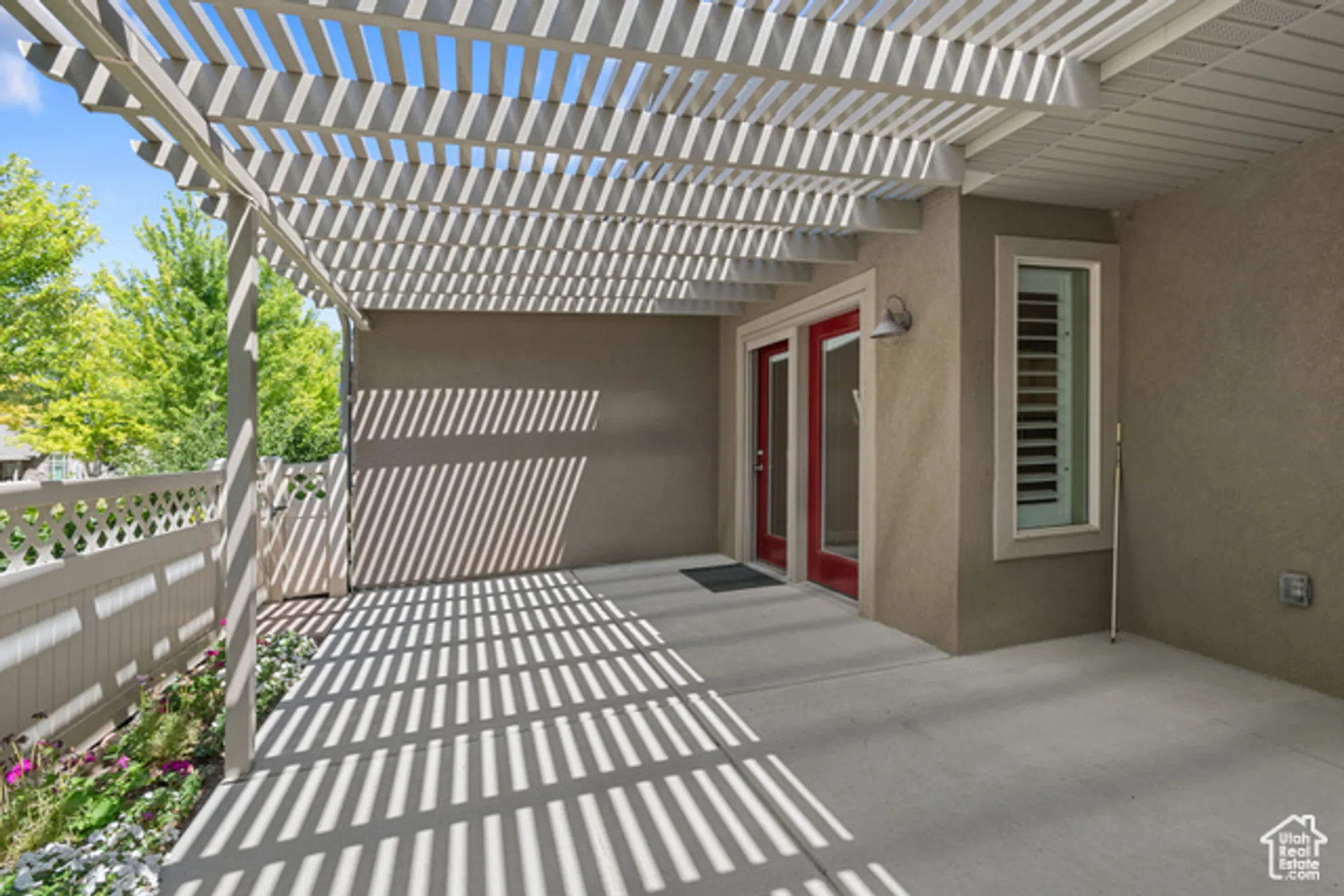 Property Slideshow image 13 of 31 | 2029 w 9270 b, West Jordan, UT, 84088