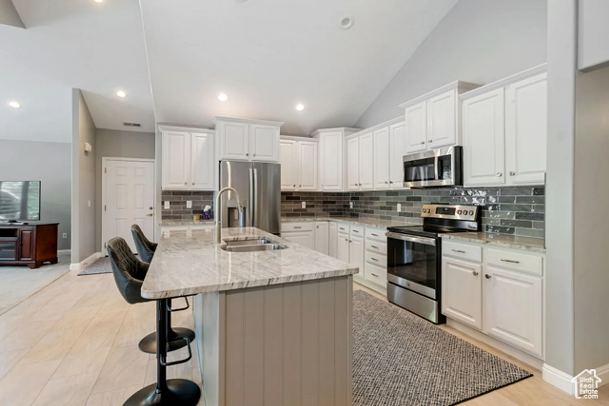 Property Slideshow image 9 of 31 | 2029 w 9270 b, West Jordan, UT, 84088