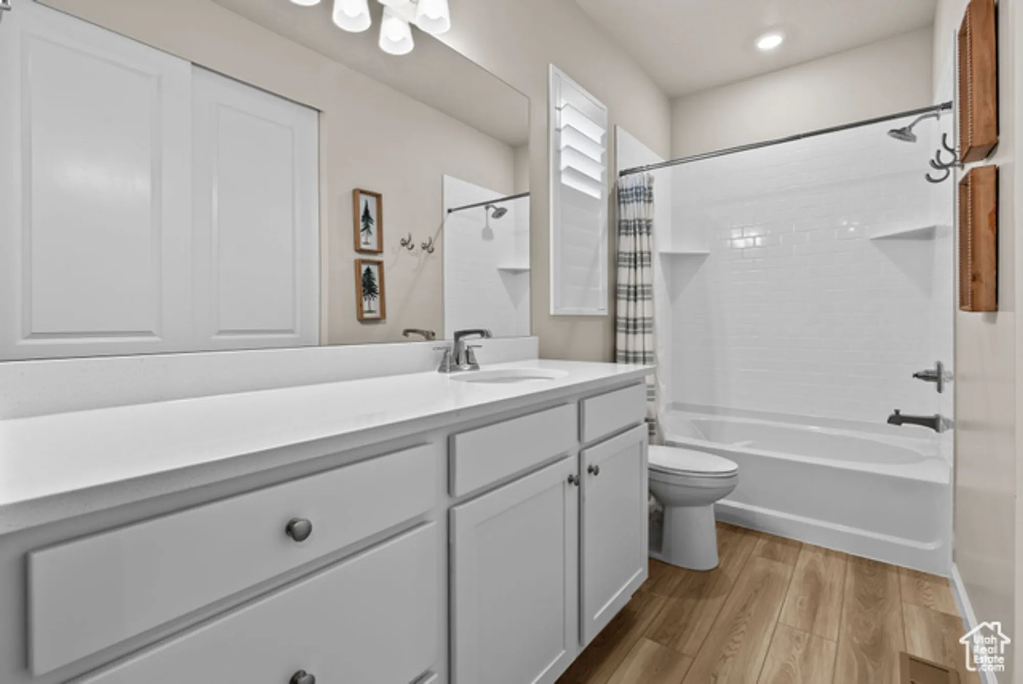 Property Slideshow image 21 of 35 | 6077 w franciscotti dr, South Jordan, UT, 84009