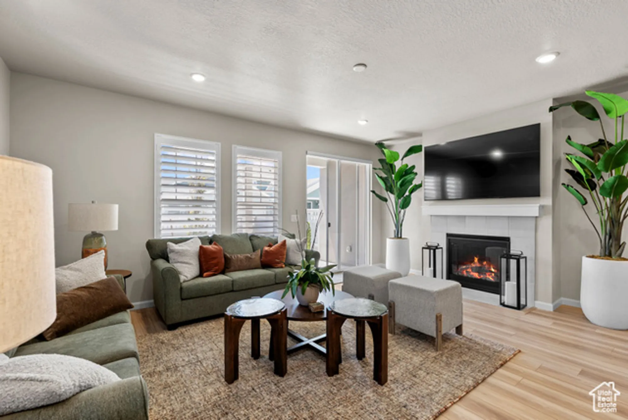 Property Slideshow image 13 of 35 | 6077 w franciscotti dr, South Jordan, UT, 84009