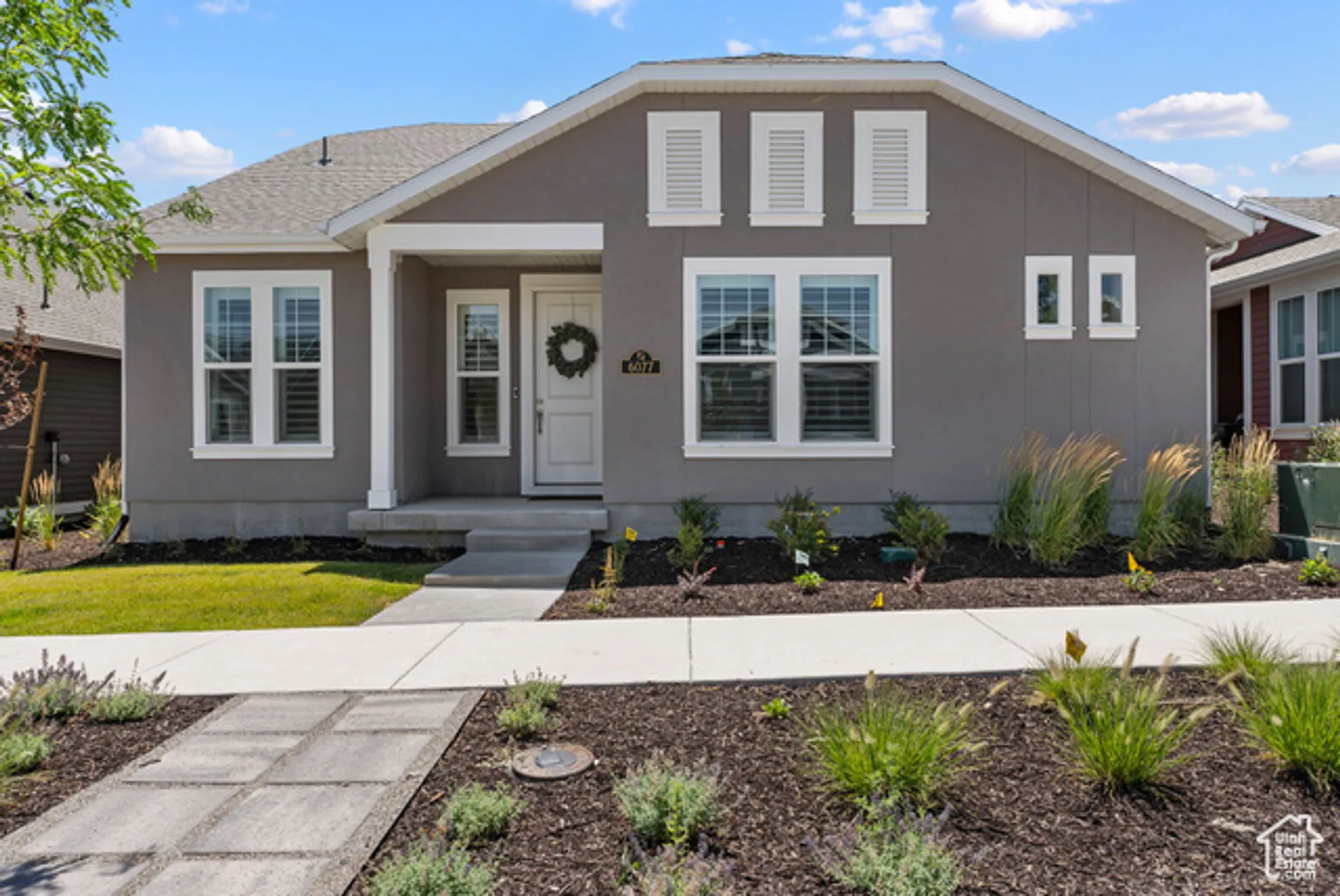 Property Slideshow image 1 of 35 | 6077 w franciscotti dr, South Jordan, UT, 84009