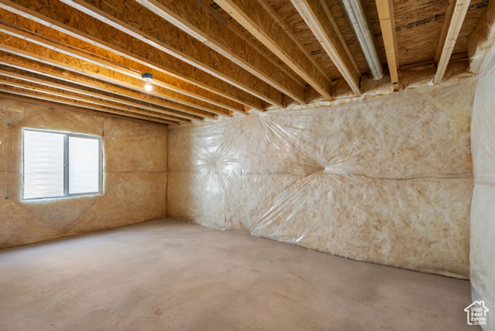 Property Slideshow image 23 of 35 | 6077 w franciscotti dr, South Jordan, UT, 84009