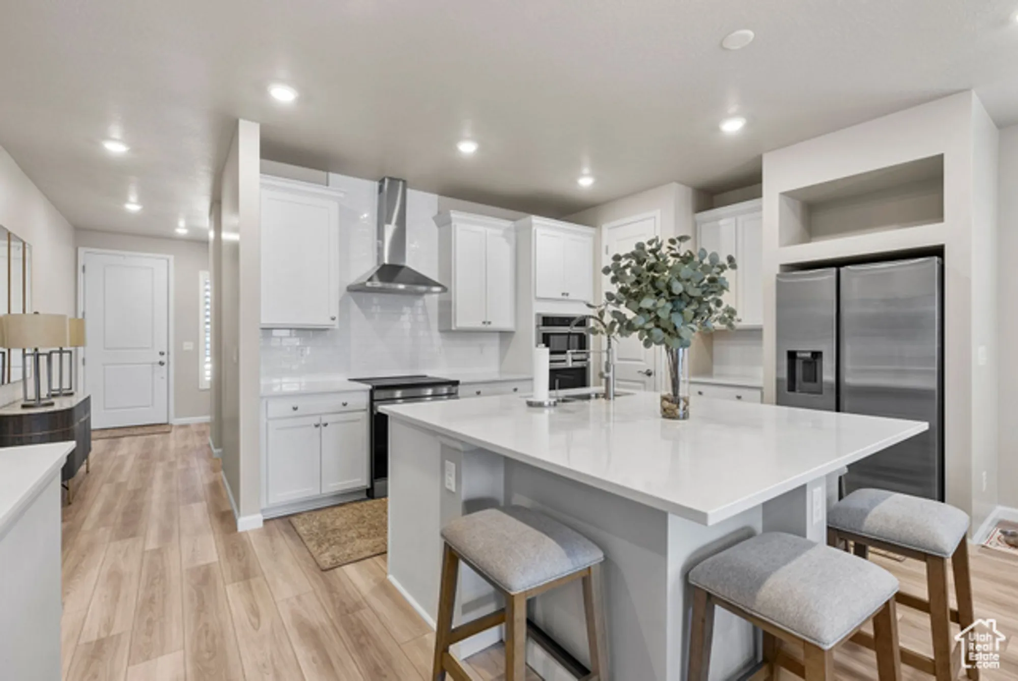 Property Slideshow image 8 of 35 | 6077 w franciscotti dr, South Jordan, UT, 84009