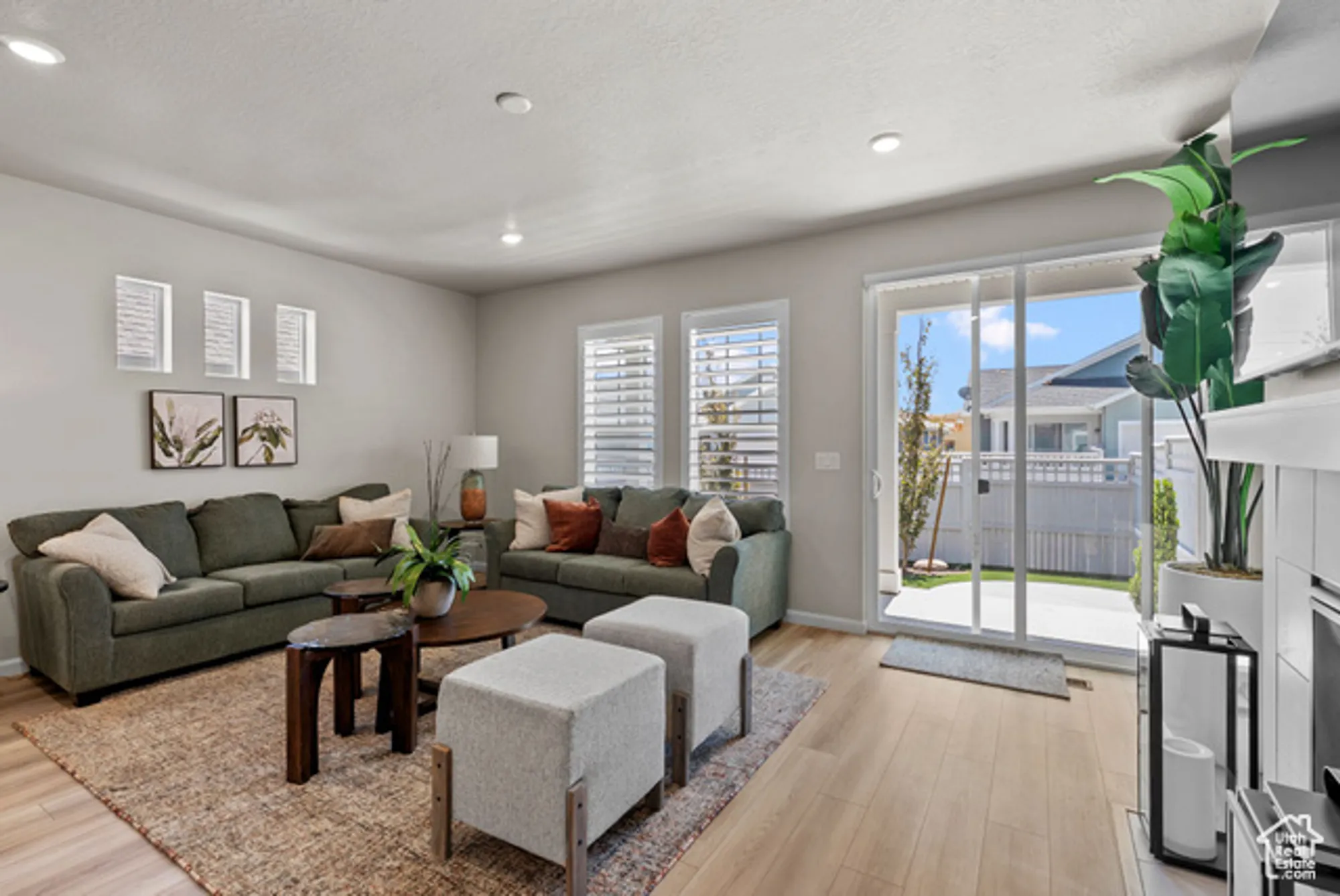 Property Slideshow image 14 of 35 | 6077 w franciscotti dr, South Jordan, UT, 84009