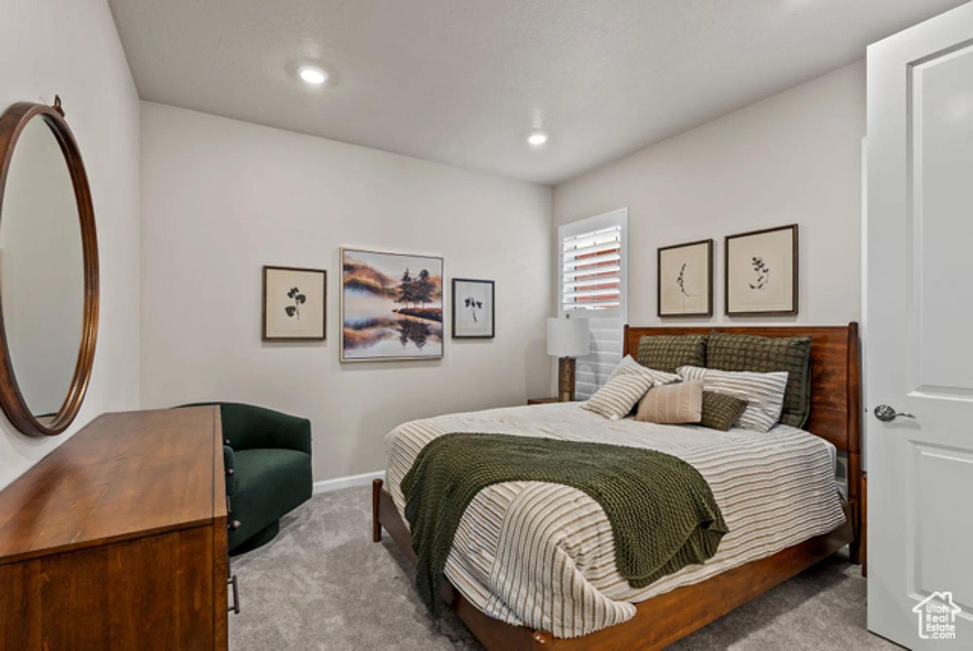 Property Slideshow image 19 of 35 | 6077 w franciscotti dr, South Jordan, UT, 84009