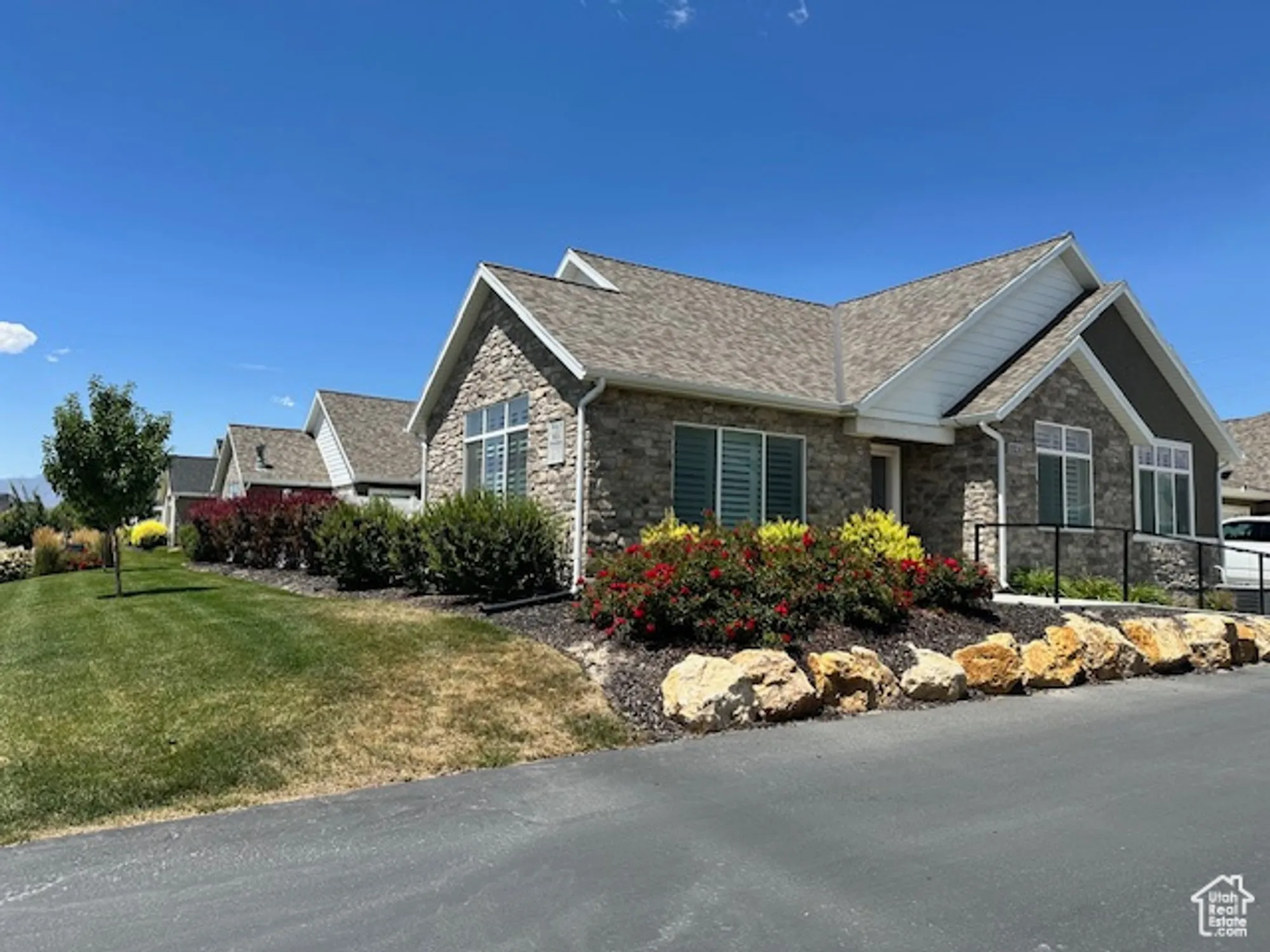 Property Slideshow image 4 of 30 | 512 e meadow ranch ln a, Saratoga Springs, UT, 84045