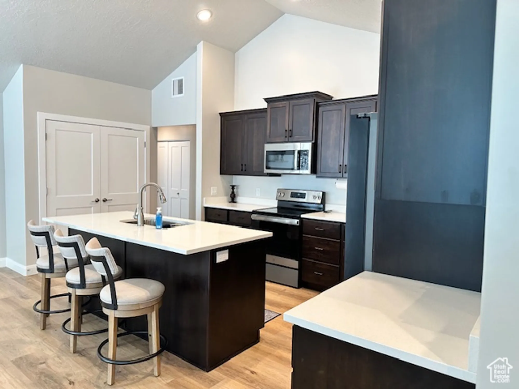 Property Slideshow image 14 of 30 | 512 e meadow ranch ln a, Saratoga Springs, UT, 84045