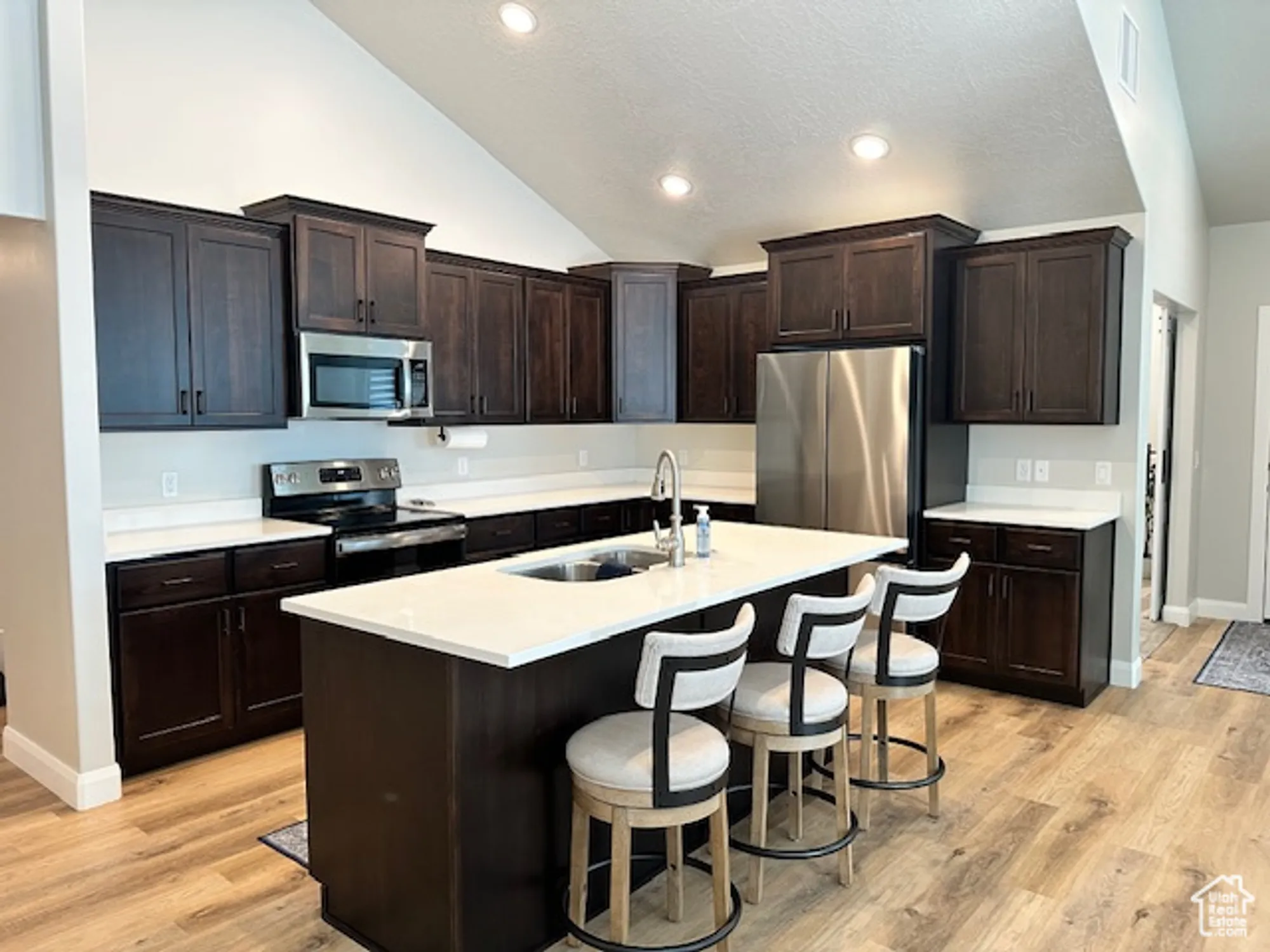 Property Slideshow image 13 of 30 | 512 e meadow ranch ln a, Saratoga Springs, UT, 84045