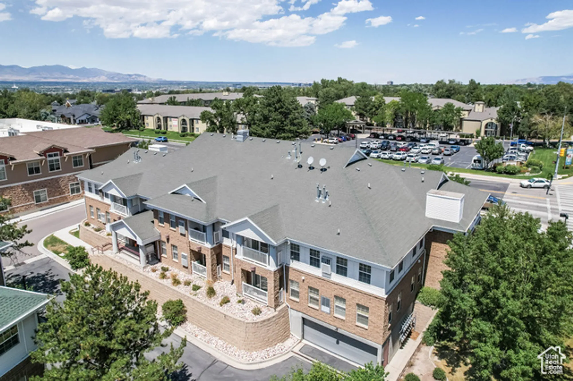 Property Slideshow image 2 of 32 | 11025 s grapevine cv b205, Sandy, UT, 84070