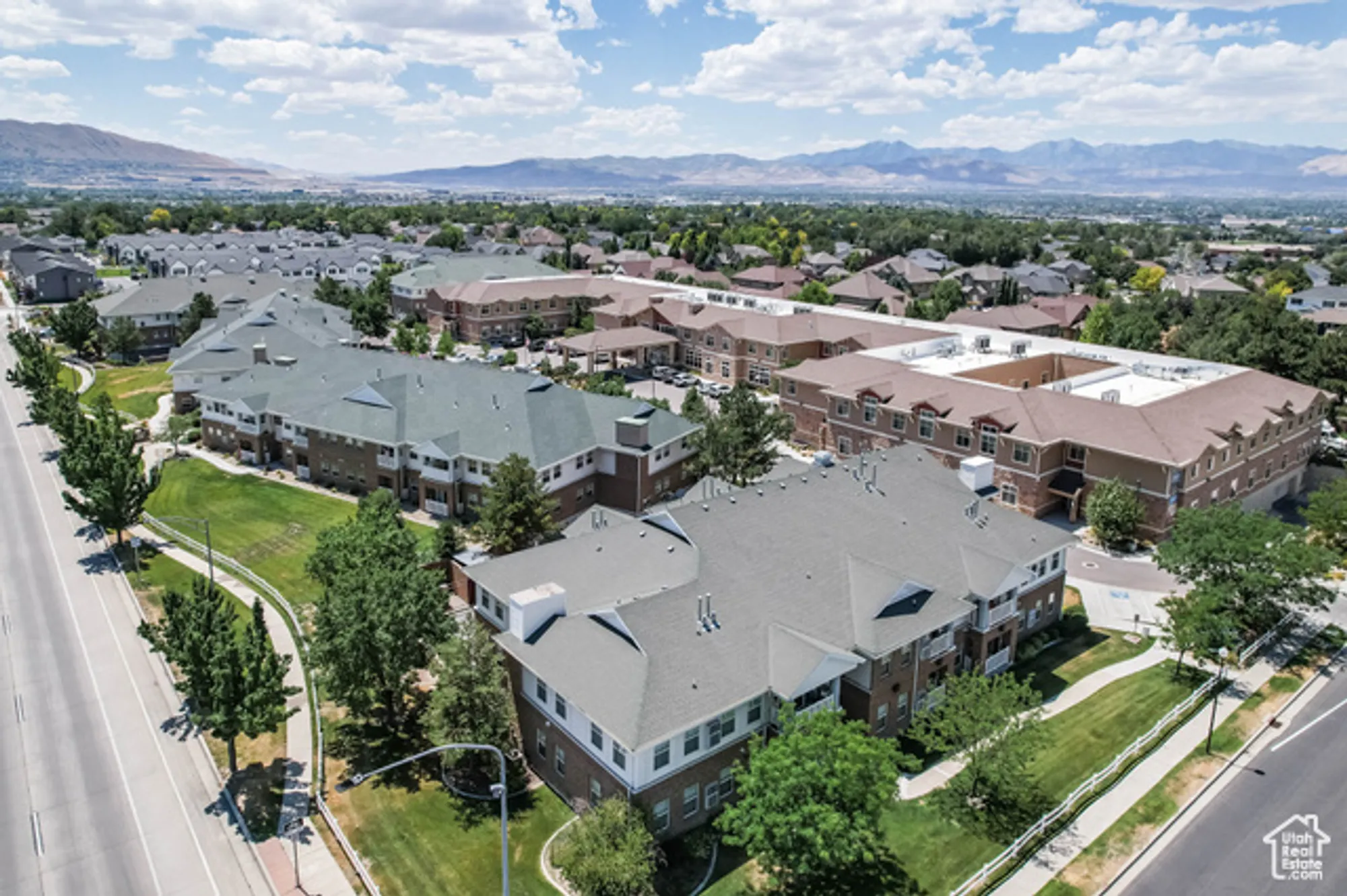 Property Slideshow image 3 of 32 | 11025 s grapevine cv b205, Sandy, UT, 84070