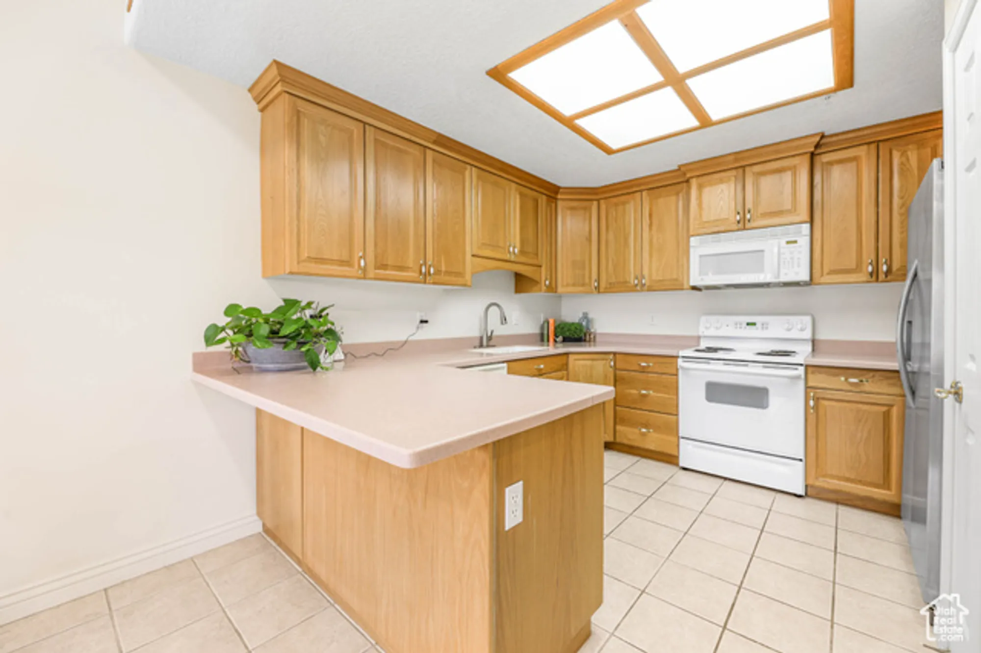 Property Slideshow image 13 of 32 | 11025 s grapevine cv b205, Sandy, UT, 84070