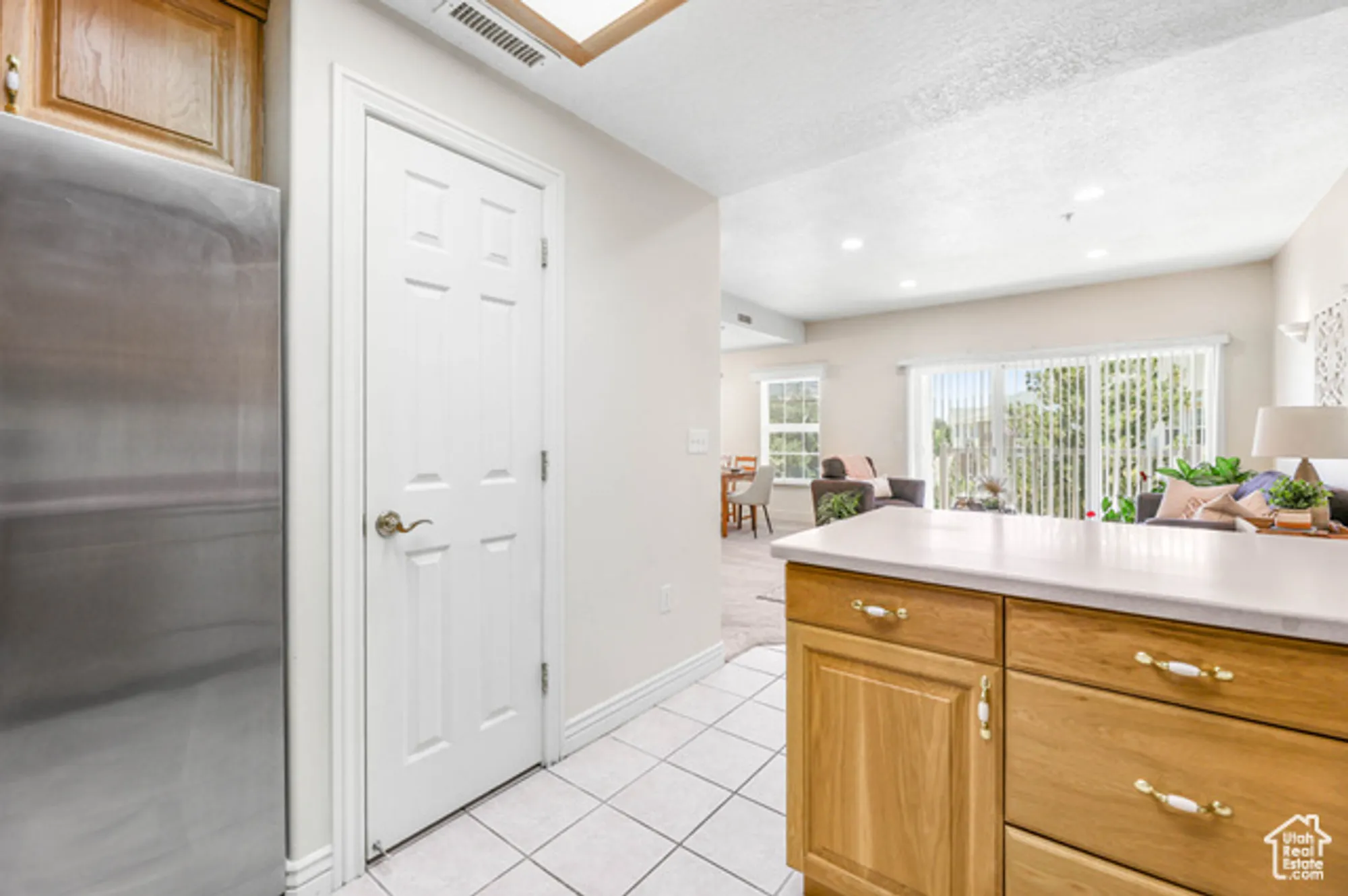 Property Slideshow image 16 of 32 | 11025 s grapevine cv b205, Sandy, UT, 84070