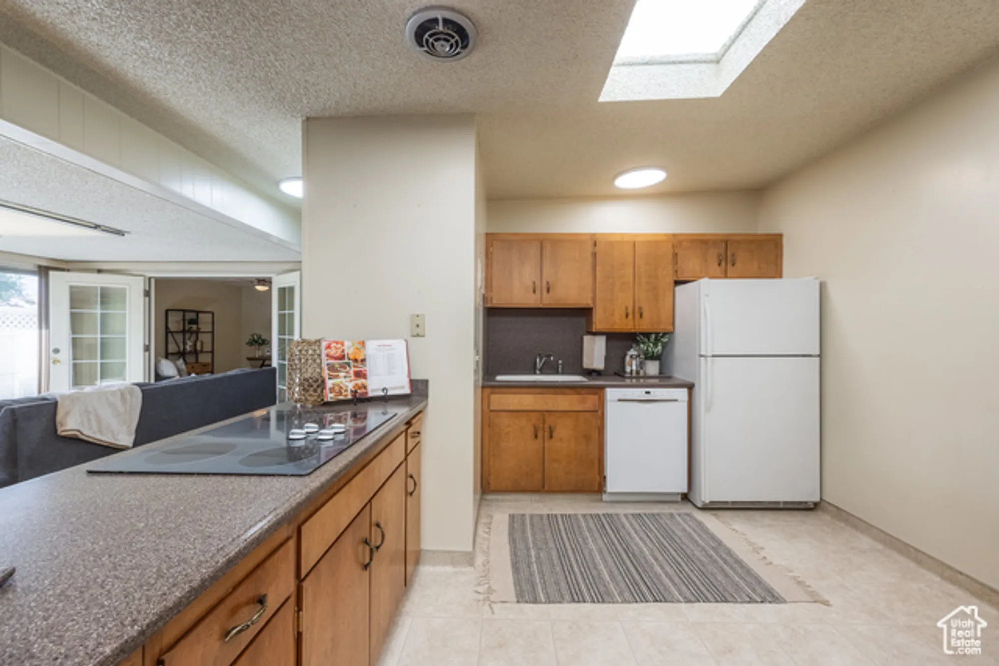 Property Slideshow image 9 of 32 | 3669 s 860 e unit e 29, Salt Lake City, UT, 84106