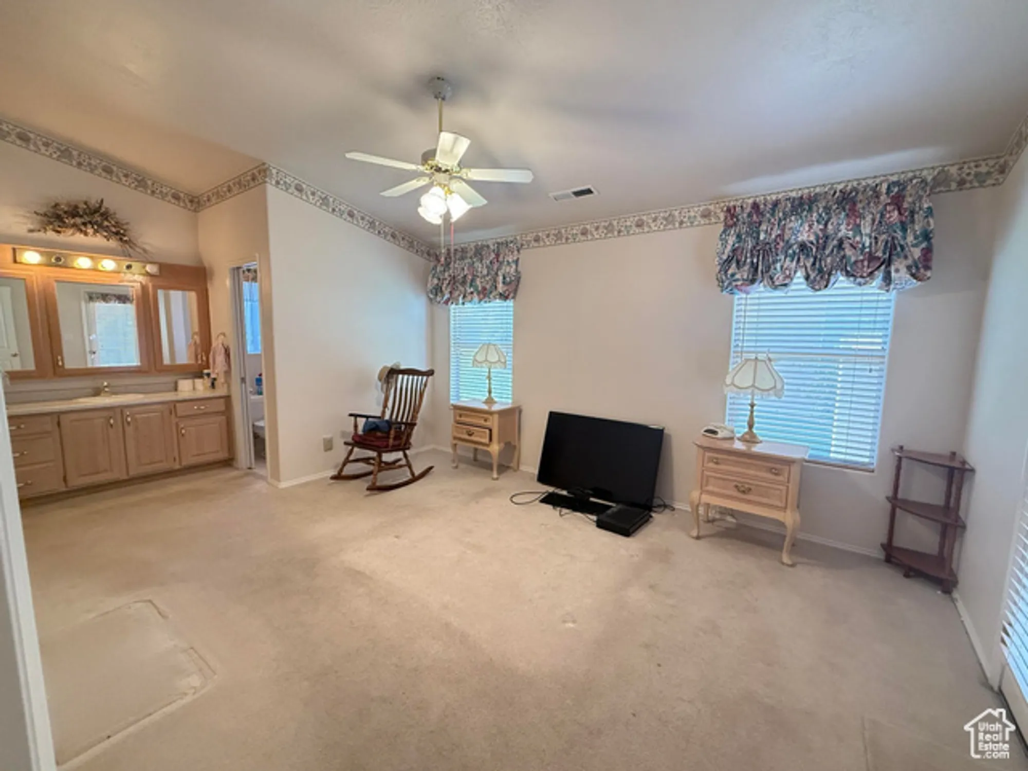 Property Slideshow image 11 of 21 | 210 n mall dr apt 86, St George, UT, 84790