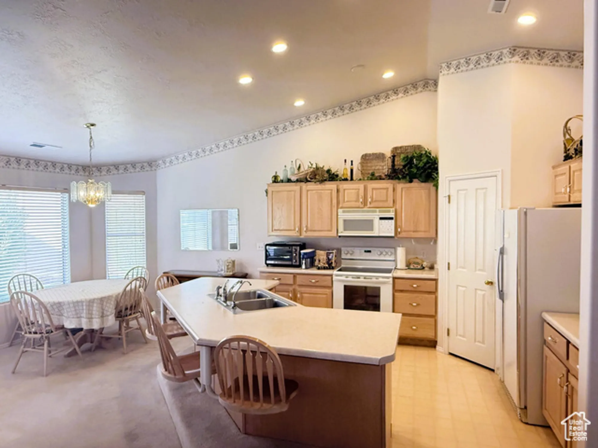 Property Slideshow image 9 of 21 | 210 n mall dr apt 86, St George, UT, 84790