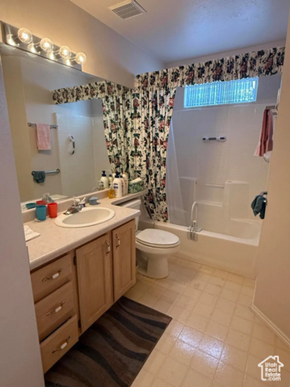 Property Slideshow image 6 of 21 | 210 n mall dr apt 86, St George, UT, 84790