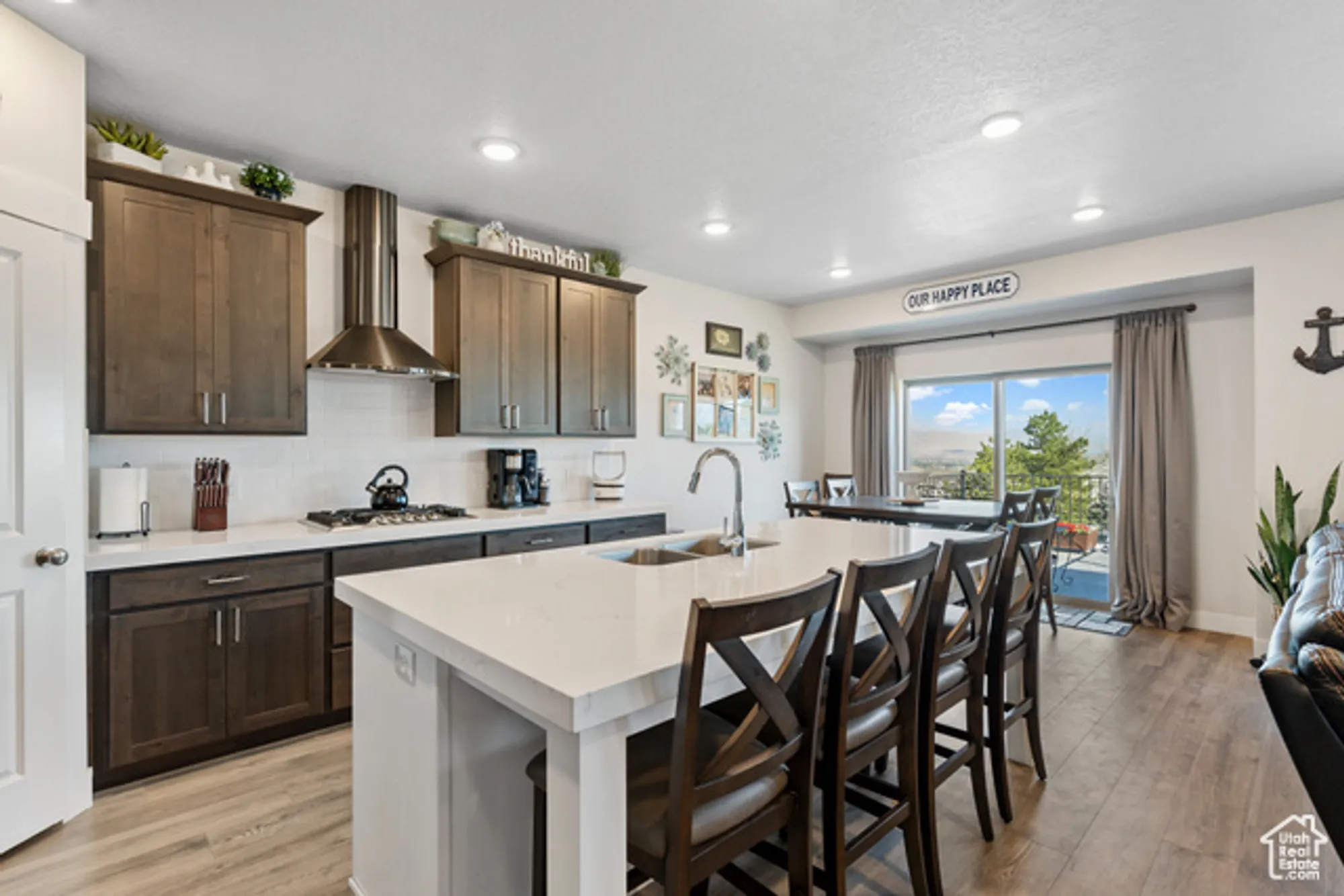 Property Slideshow image 11 of 22 | 142 w parkside loop, Elk Ridge, UT, 84651