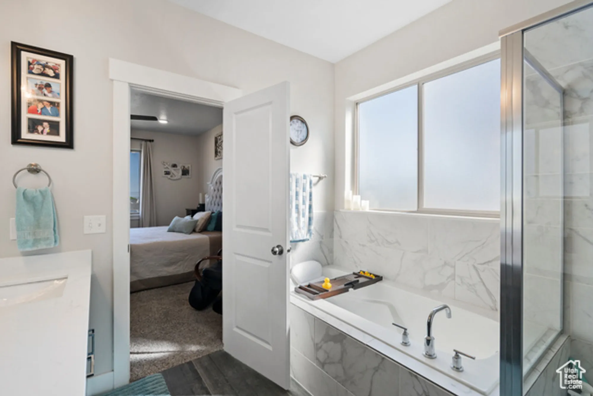 Property Slideshow image 16 of 22 | 142 w parkside loop, Elk Ridge, UT, 84651