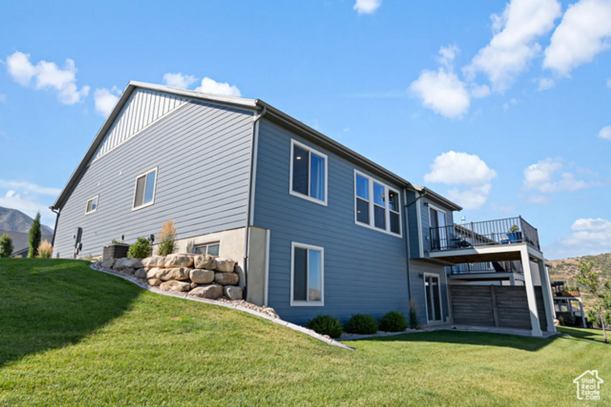 Property Slideshow image 21 of 22 | 142 w parkside loop, Elk Ridge, UT, 84651