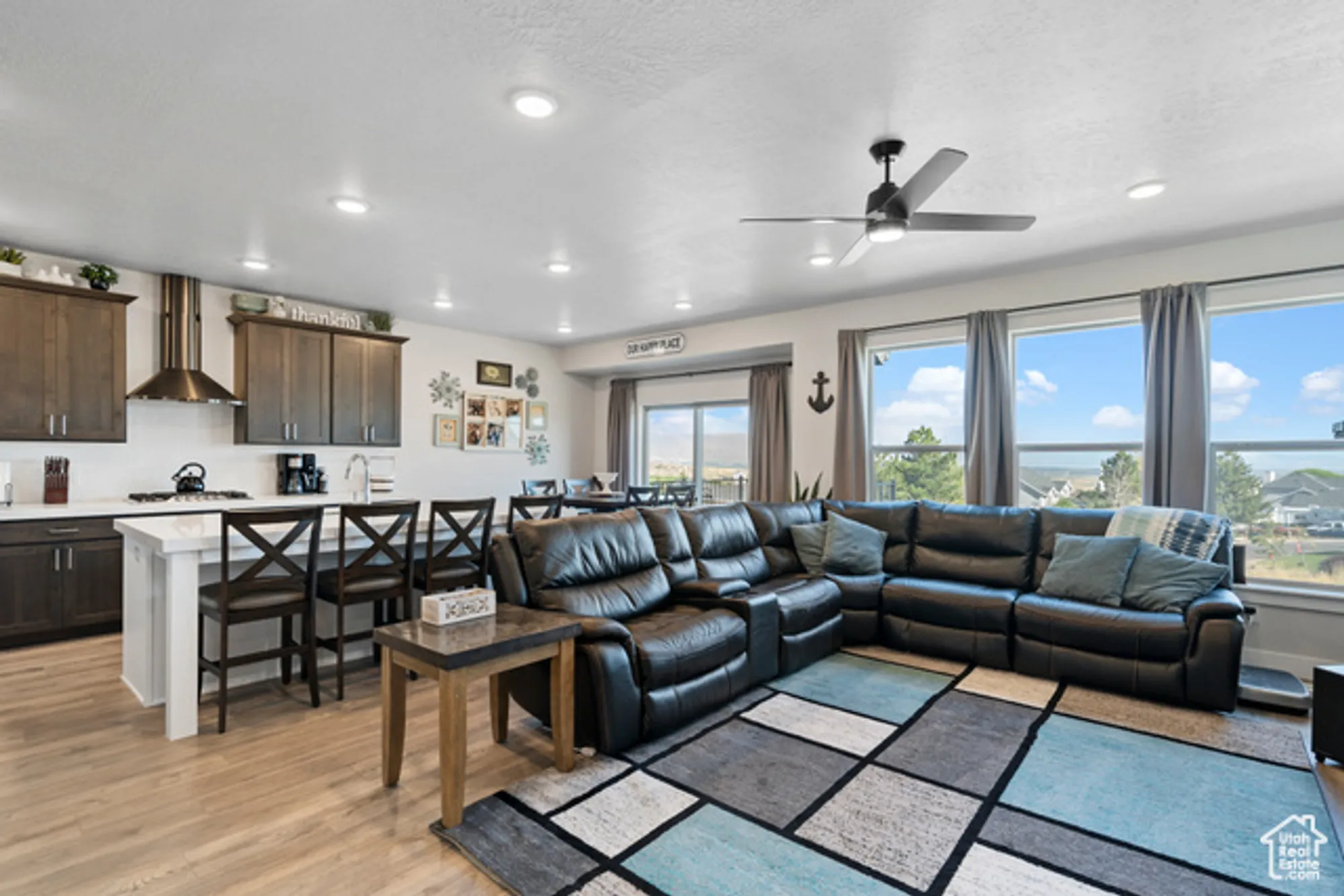 Property Slideshow image 8 of 22 | 142 w parkside loop, Elk Ridge, UT, 84651