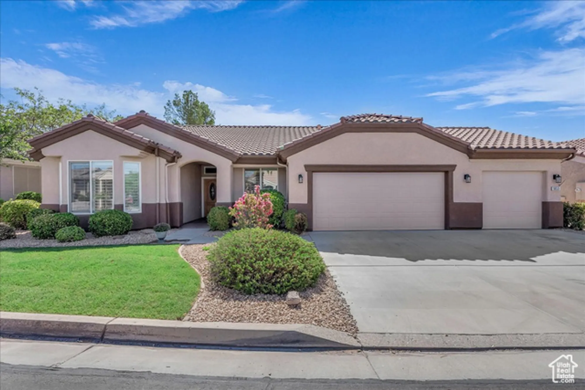 Property Slideshow image 1 of 19 | 1853 wide river dr, St George, UT, 84790