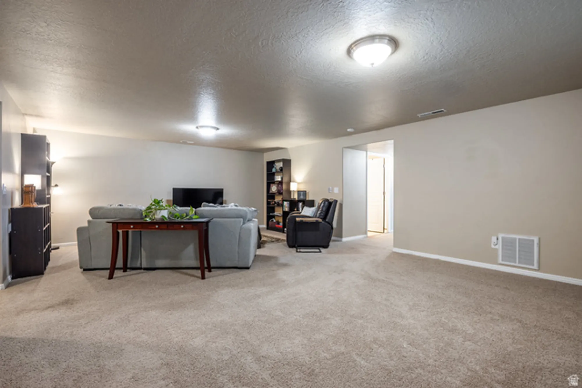 Property Slideshow image 11 of 34 | 11067 s cascabel dr, South Jordan, UT, 84009