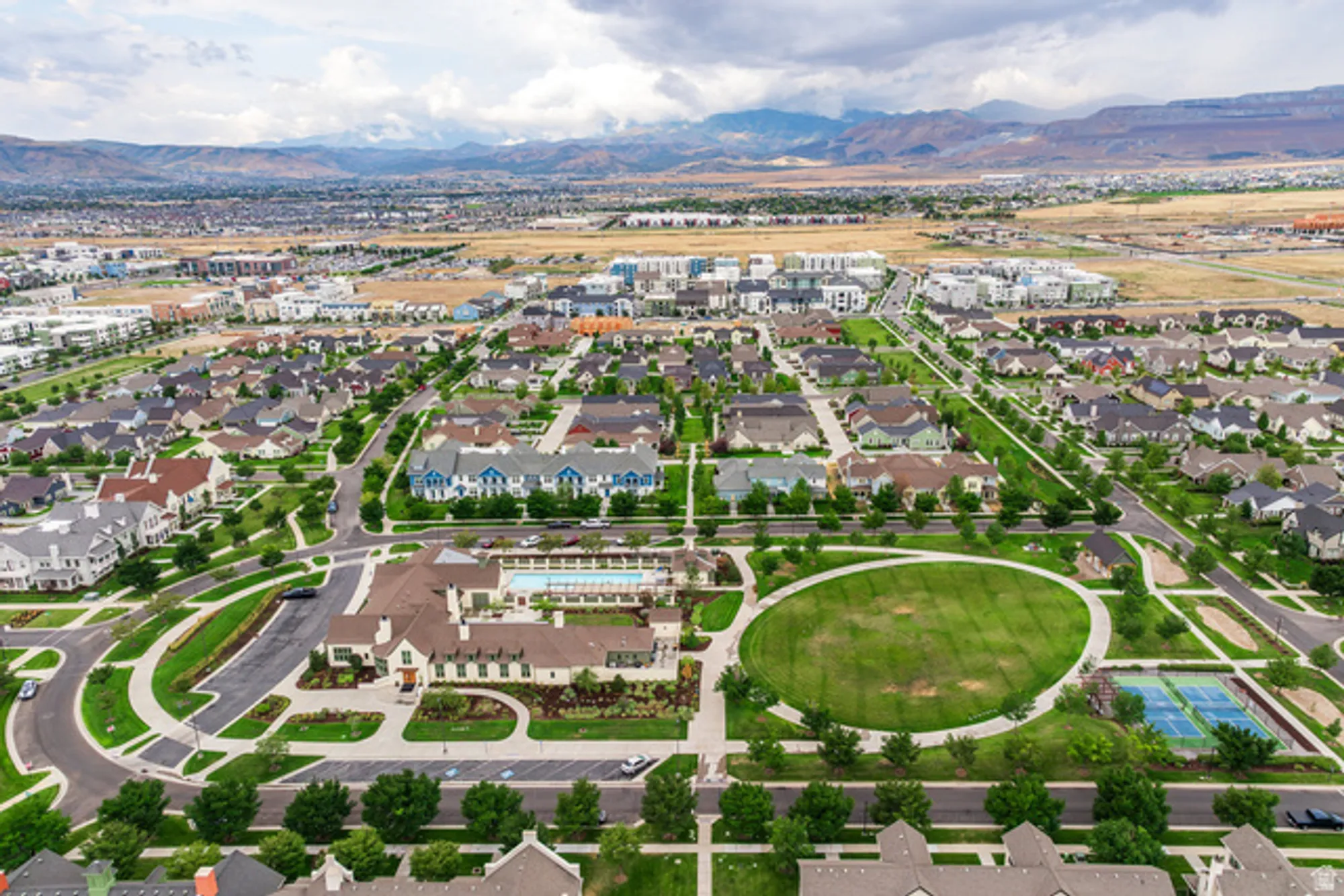 Property Slideshow image 16 of 34 | 11067 s cascabel dr, South Jordan, UT, 84009