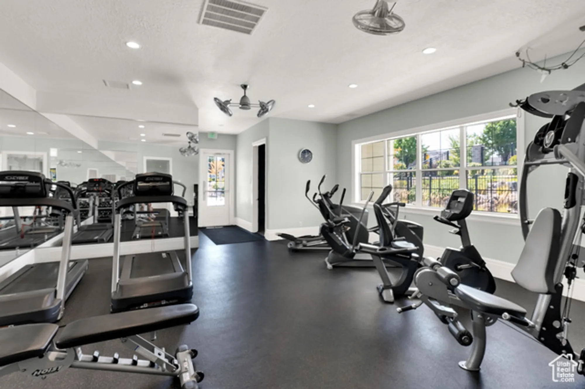 Property Slideshow image 18 of 27 | 3274 w harvest chase dr, South Jordan, UT, 84095