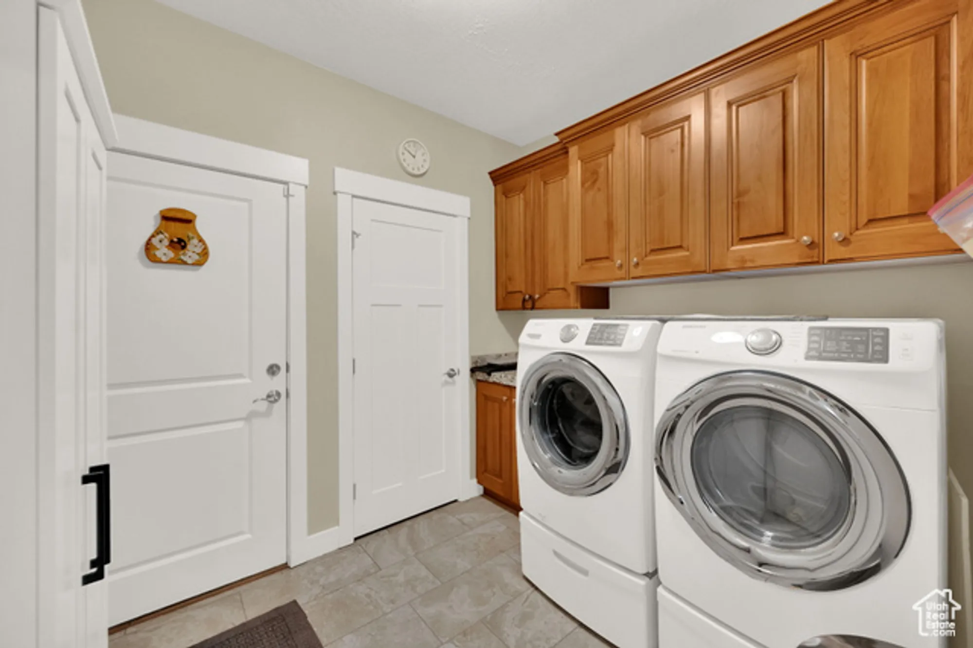 Property Slideshow image 10 of 27 | 3274 w harvest chase dr, South Jordan, UT, 84095